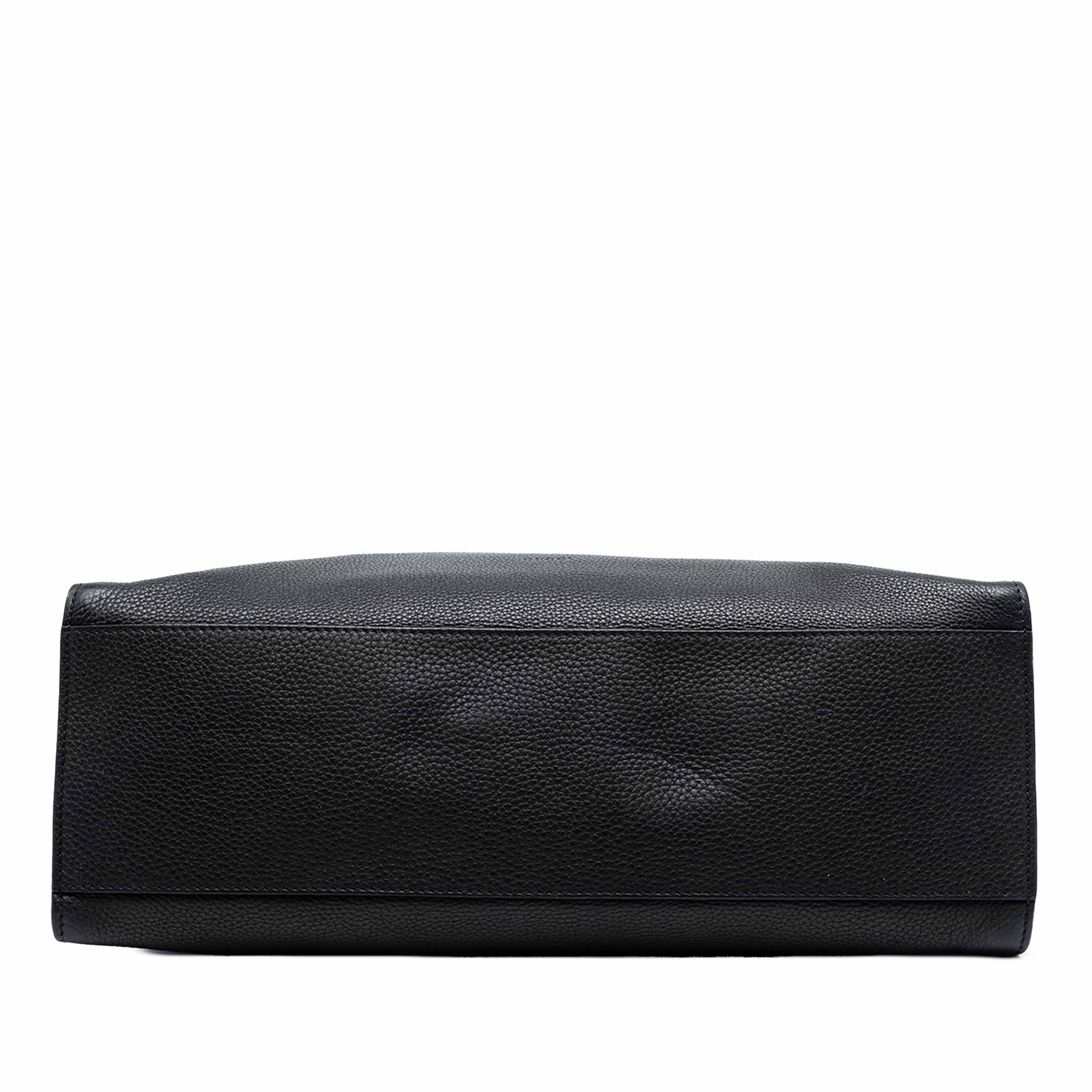 Gucci Medium Calfskin Bamboo Daily Shopper Satchel, från Luxclusif, i färgen black. Klicka för att öppna bilden i stort format