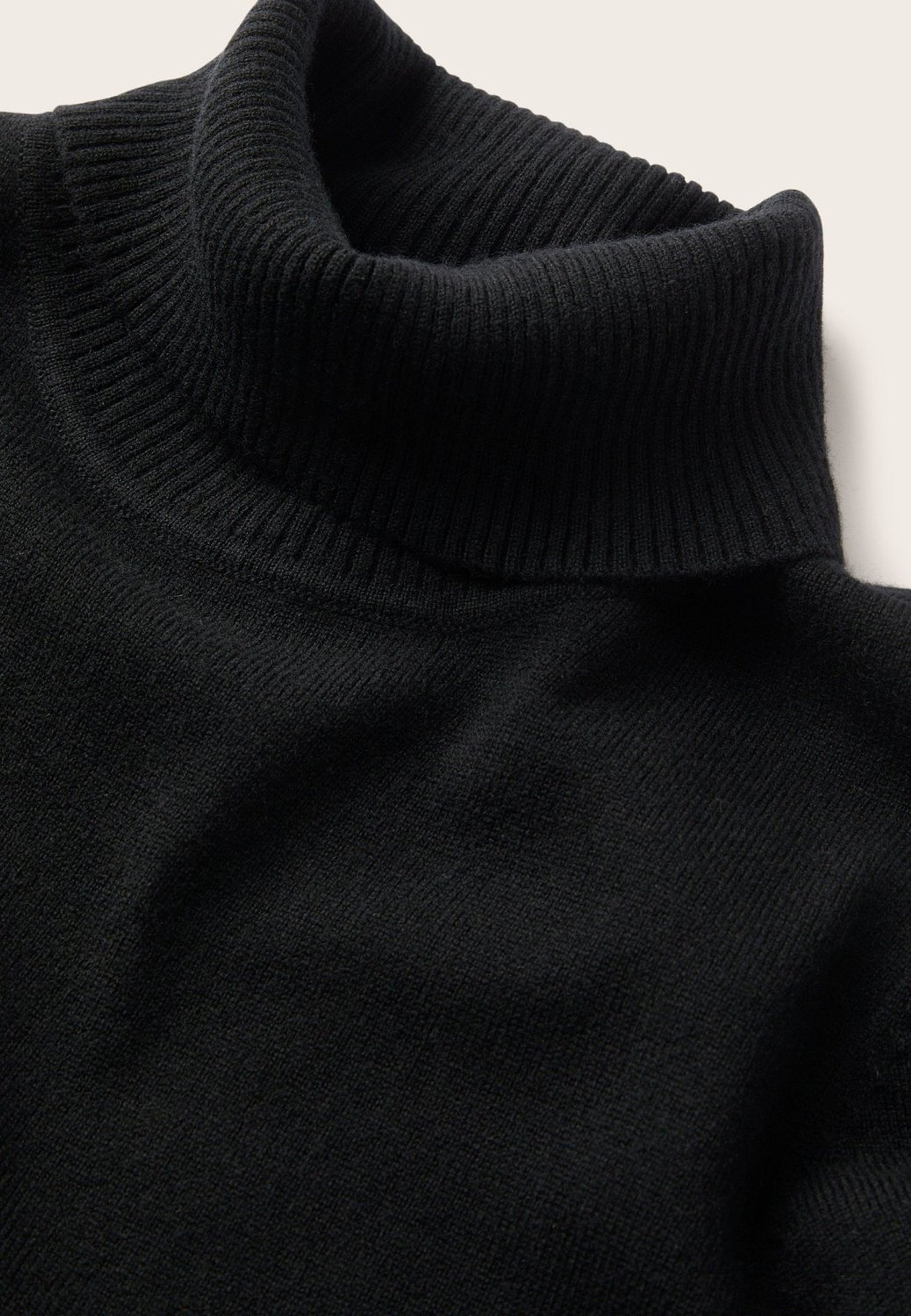Nissa Dress, från Jumperfabriken, i färgen black. Klicka för att öppna bilden i stort format