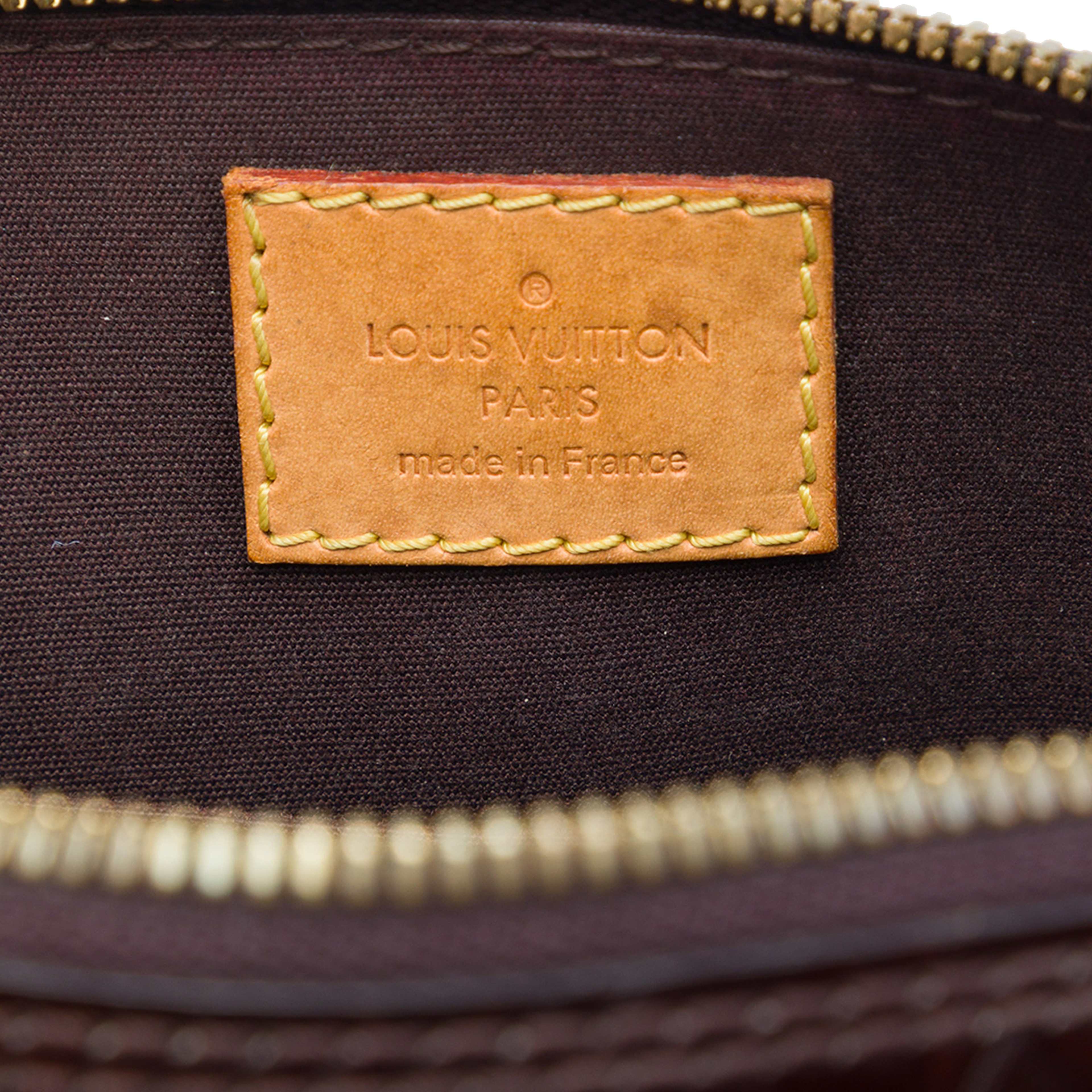 Louis Vuitton Monogram Vernis Alma Bb, från Luxclusif, i färgen purpur. Klicka för att öppna bilden i stort format