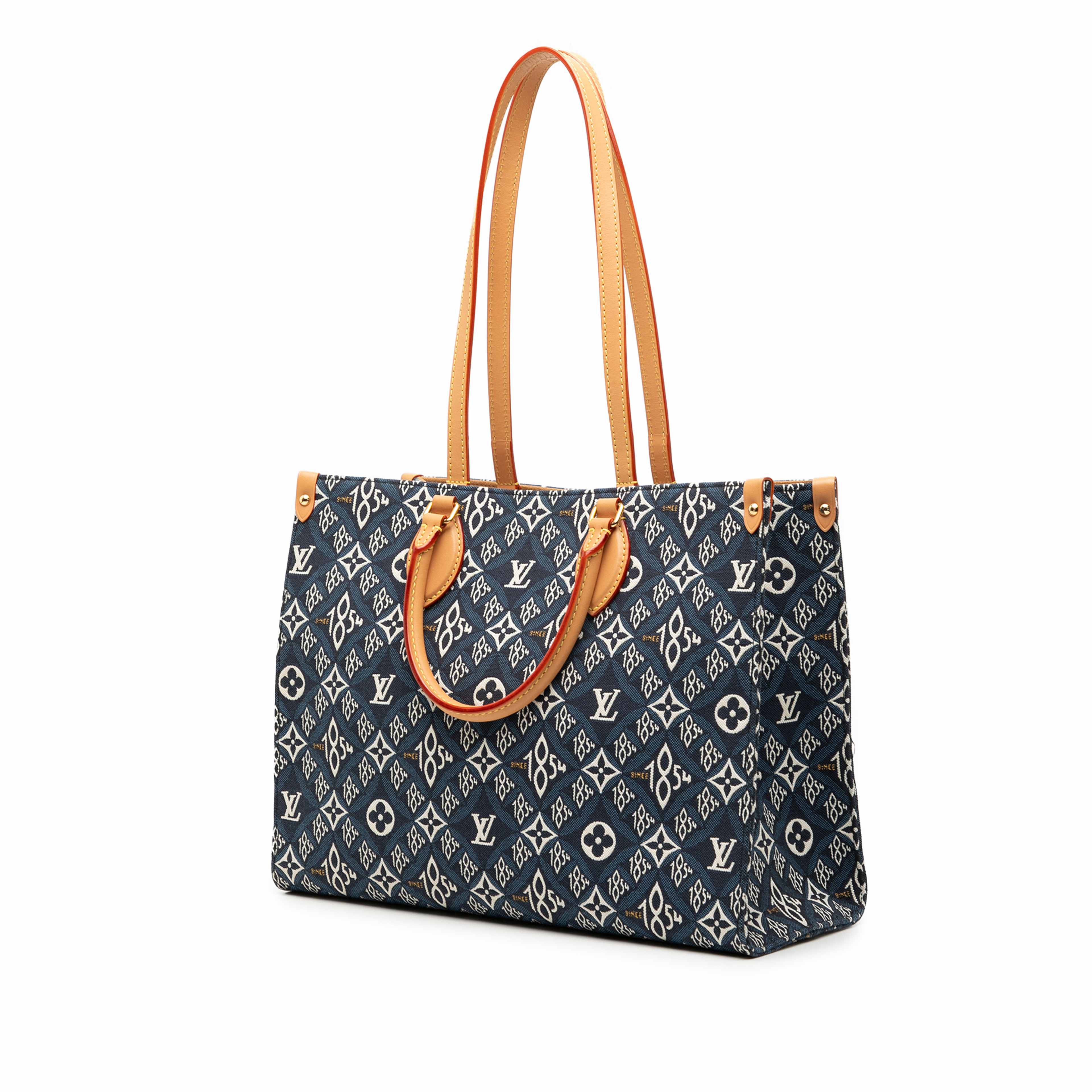 Louis Vuitton Monogram Jacquard Since 1854 Onthego Mm, från Luxclusif, i färgen navy. Klicka för att öppna bilden i stort format