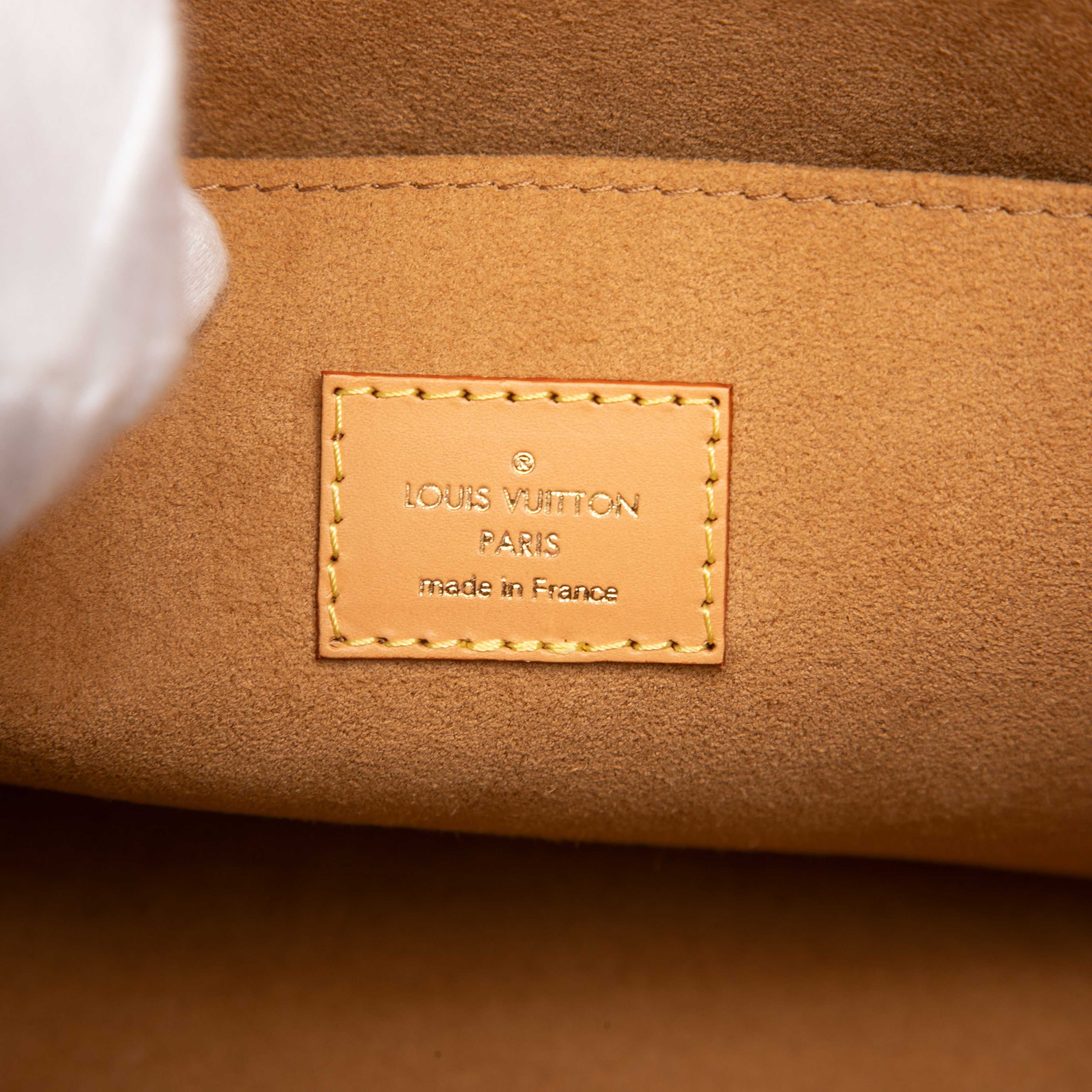 Louis Vuitton Monogram Jacquard Since 1854 Onthego Mm, från Luxclusif, i färgen navy. Klicka för att öppna bilden i stort format