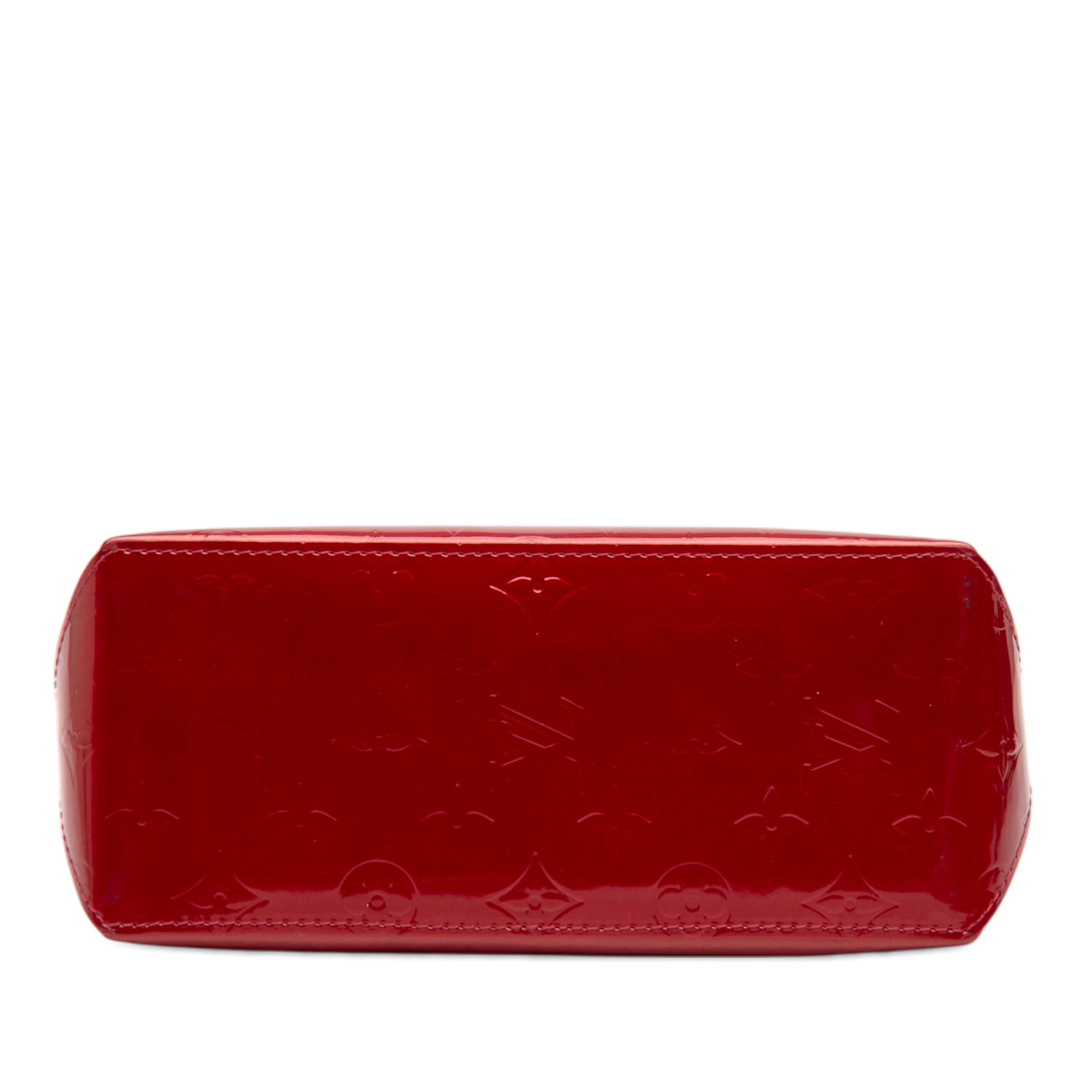 Louis Vuitton Monogram Vernis Reade Pm, från Luxclusif, i färgen red. Klicka för att öppna bilden i stort format