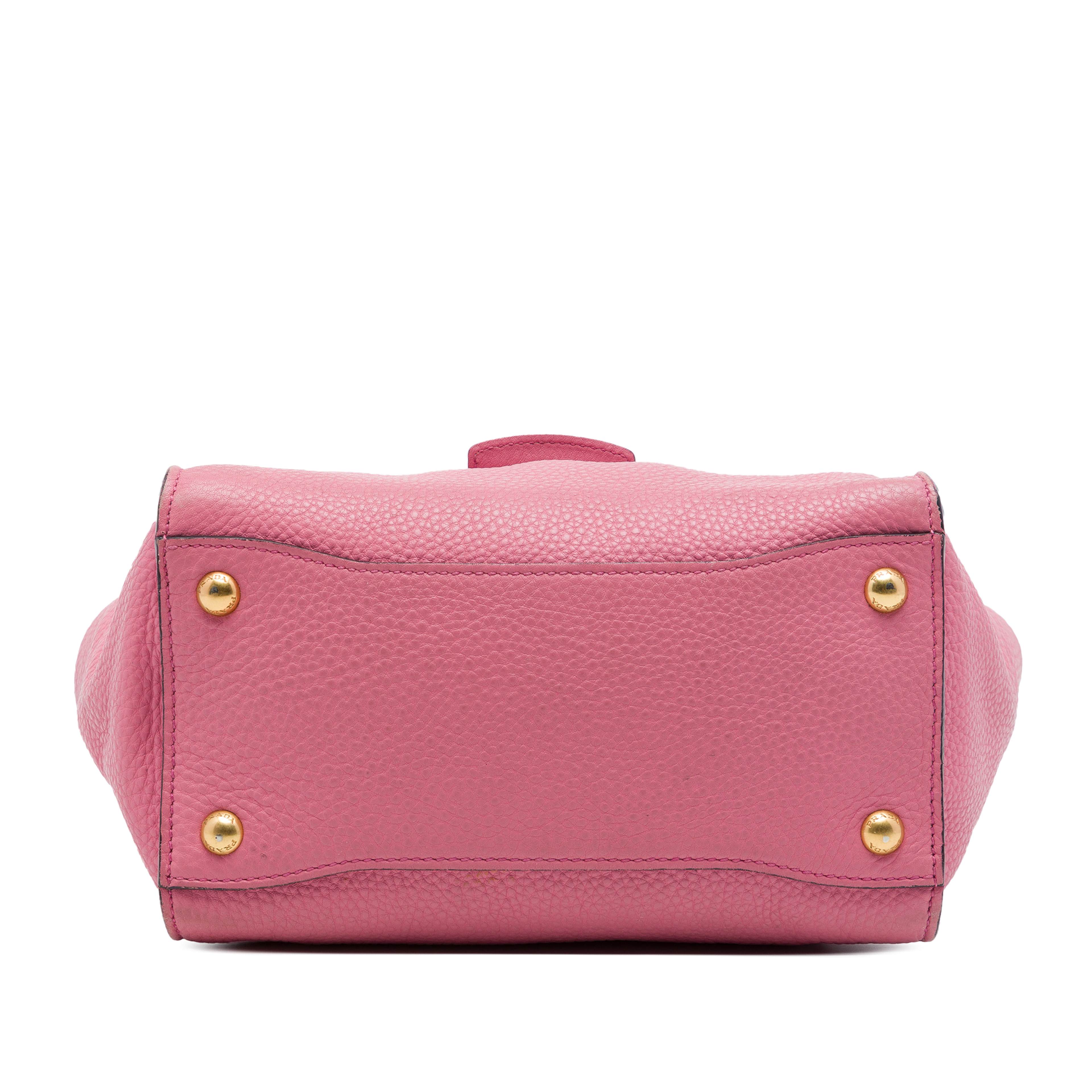 Prada Vitello Daino Soundlock Satchel, från Luxclusif, i färgen rosa. Klicka för att öppna bilden i stort format