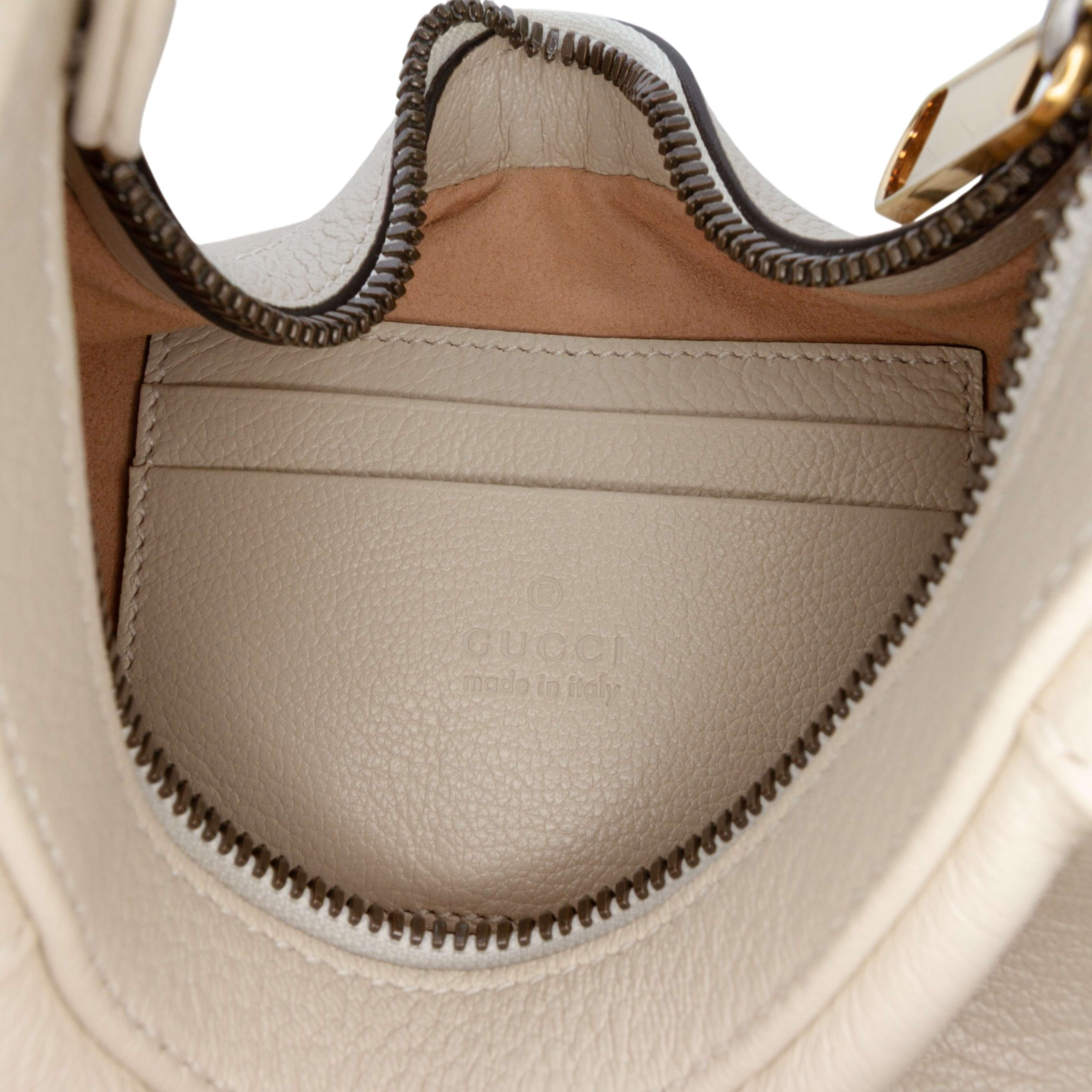 Gucci Small Calfskin Aphrodite Satchel, från Luxclusif, i färgen white. Klicka för att öppna bilden i stort format