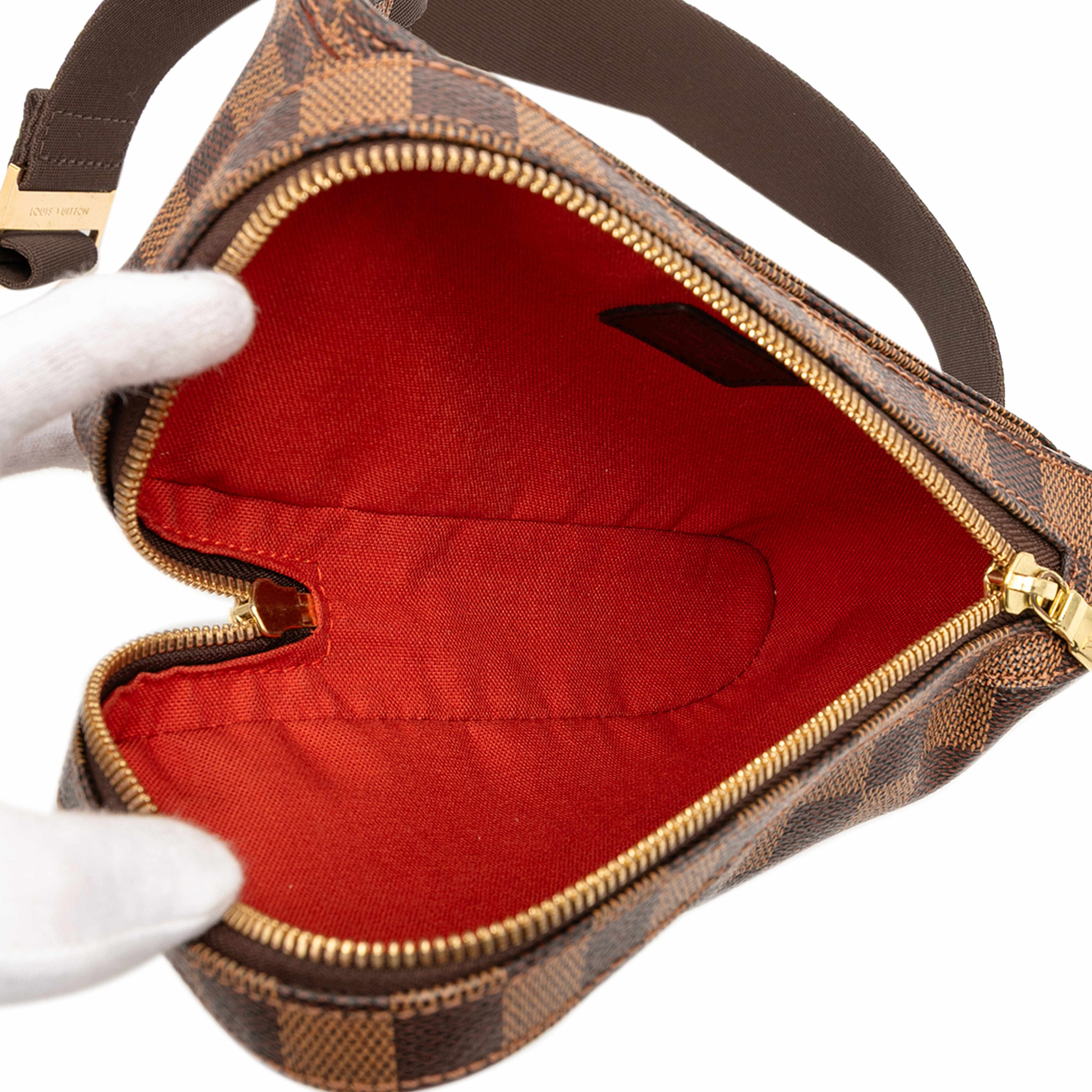 Louis Vuitton Damier Ebene Geronimos, från Luxclusif, i färgen brown. Klicka för att öppna bilden i stort format