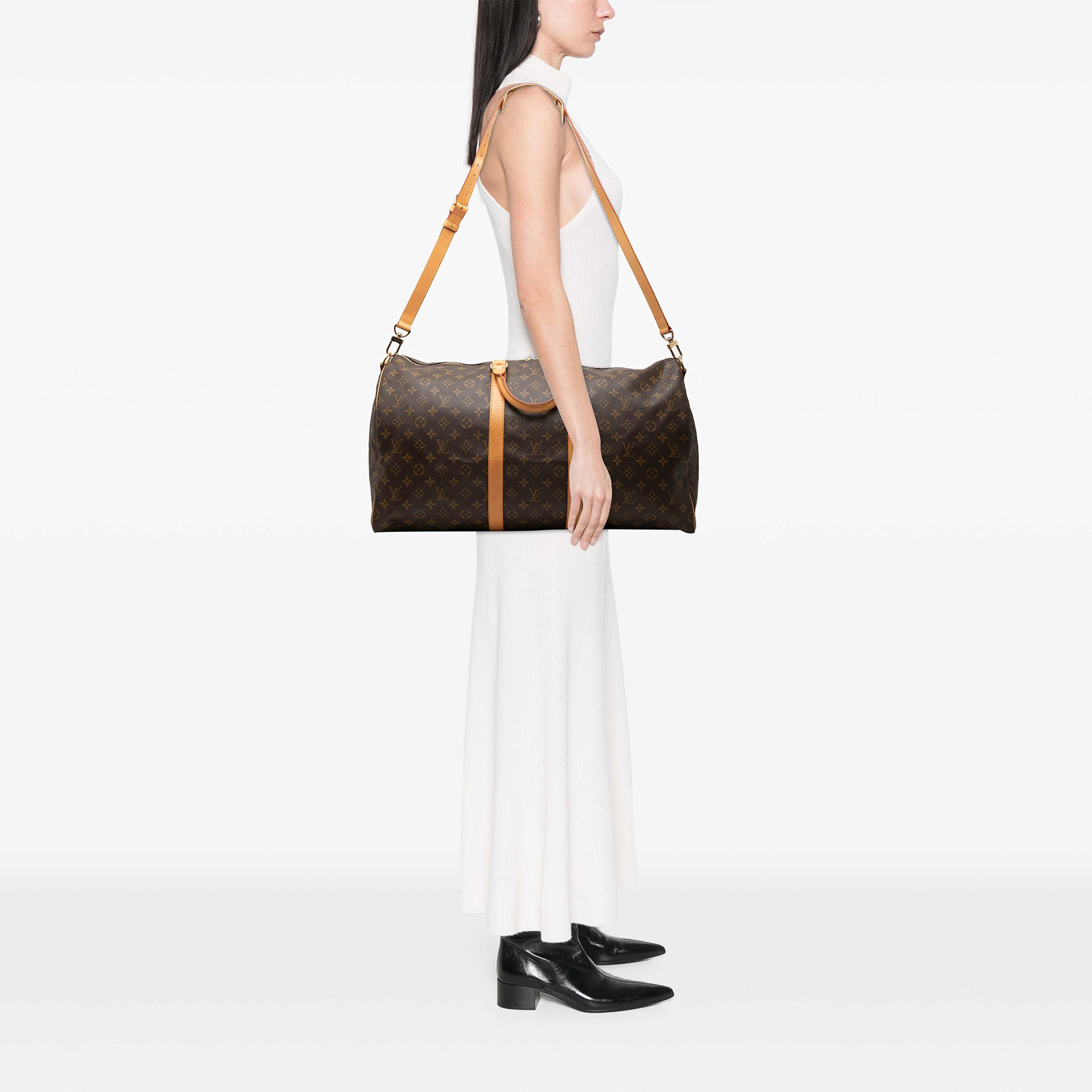 Louis Vuitton Monogram Keepall Bandouliere 55, från Luxclusif, i färgen brun. Klicka för att öppna bilden i stort format