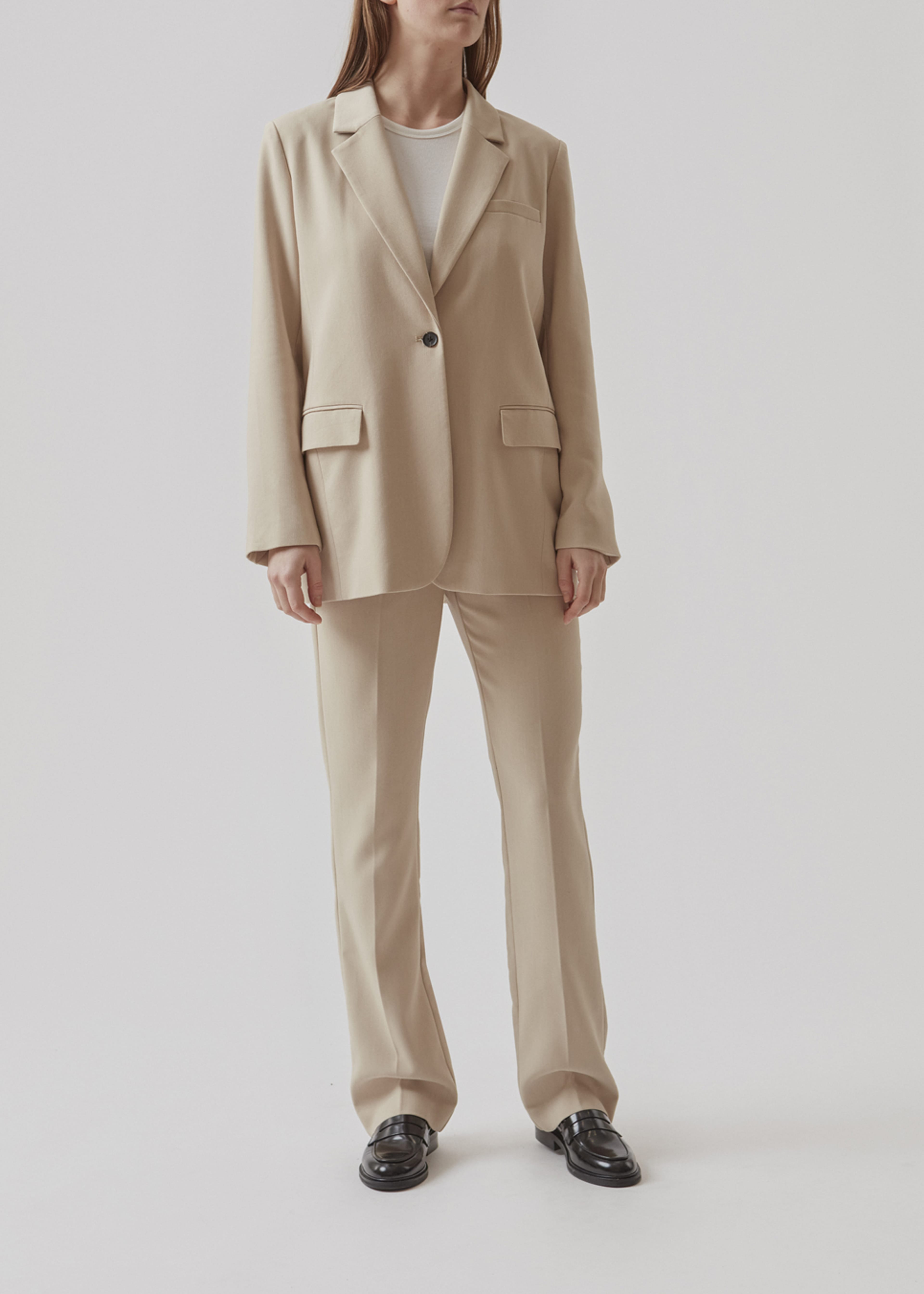 Gale Blazer, från Modström, i färgen powder sand. Klicka för att öppna bilden i stort format