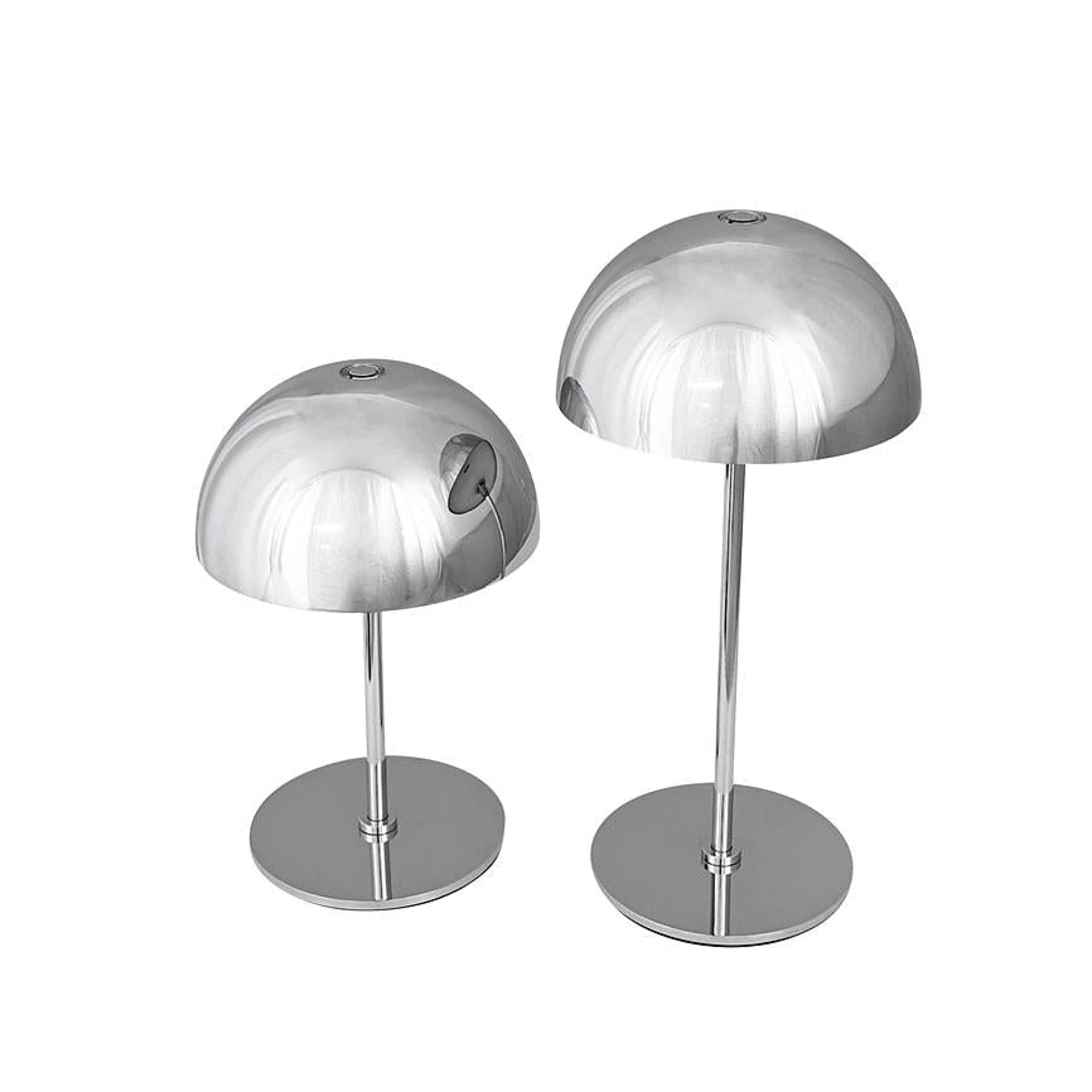 Along Table Lamp, från Dyberg Larsen, i färgen chrome. Klicka för att öppna bilden i stort format