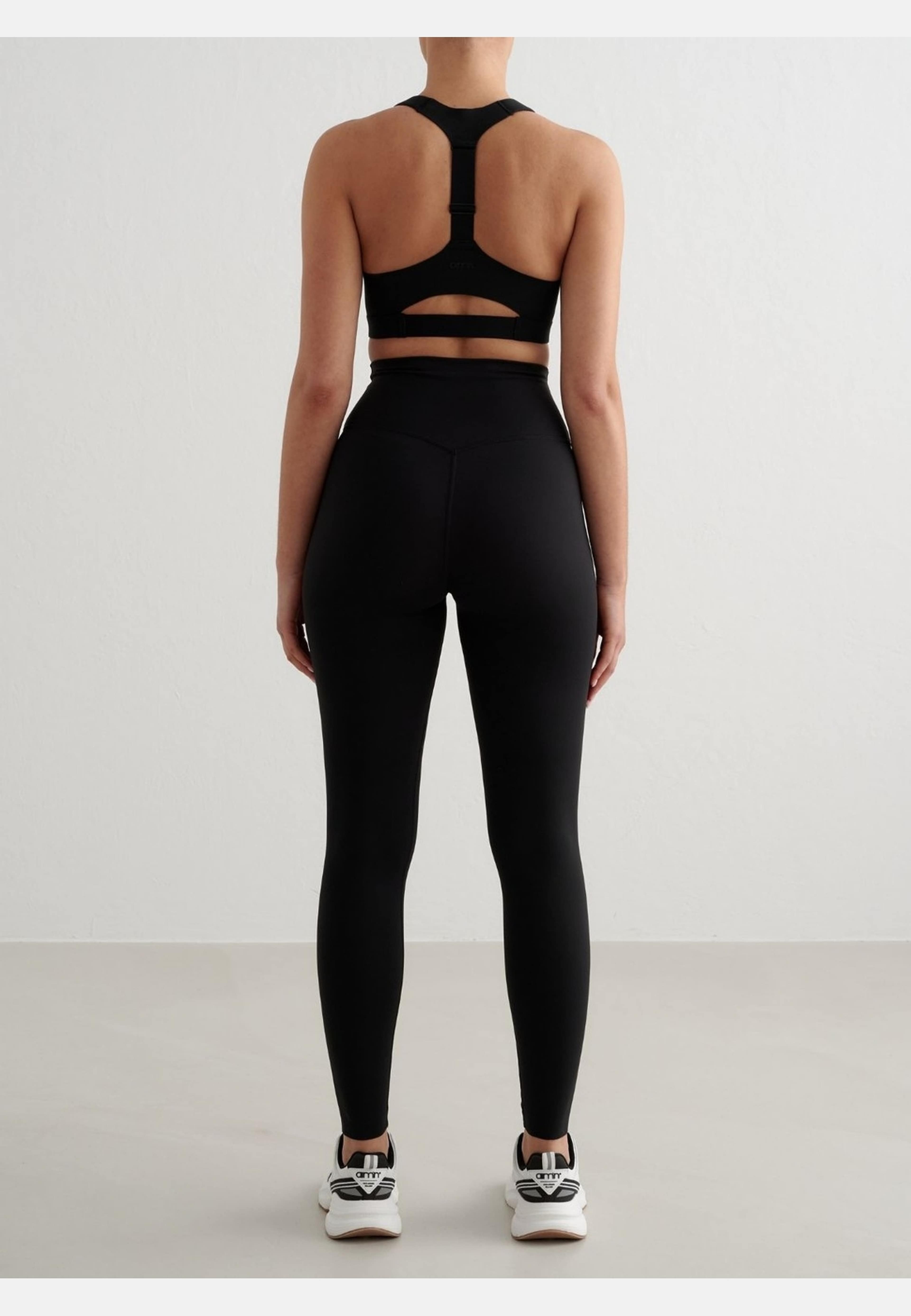 Sense High Support Bra, från aim'n, i färgen black. Klicka för att öppna bilden i stort format