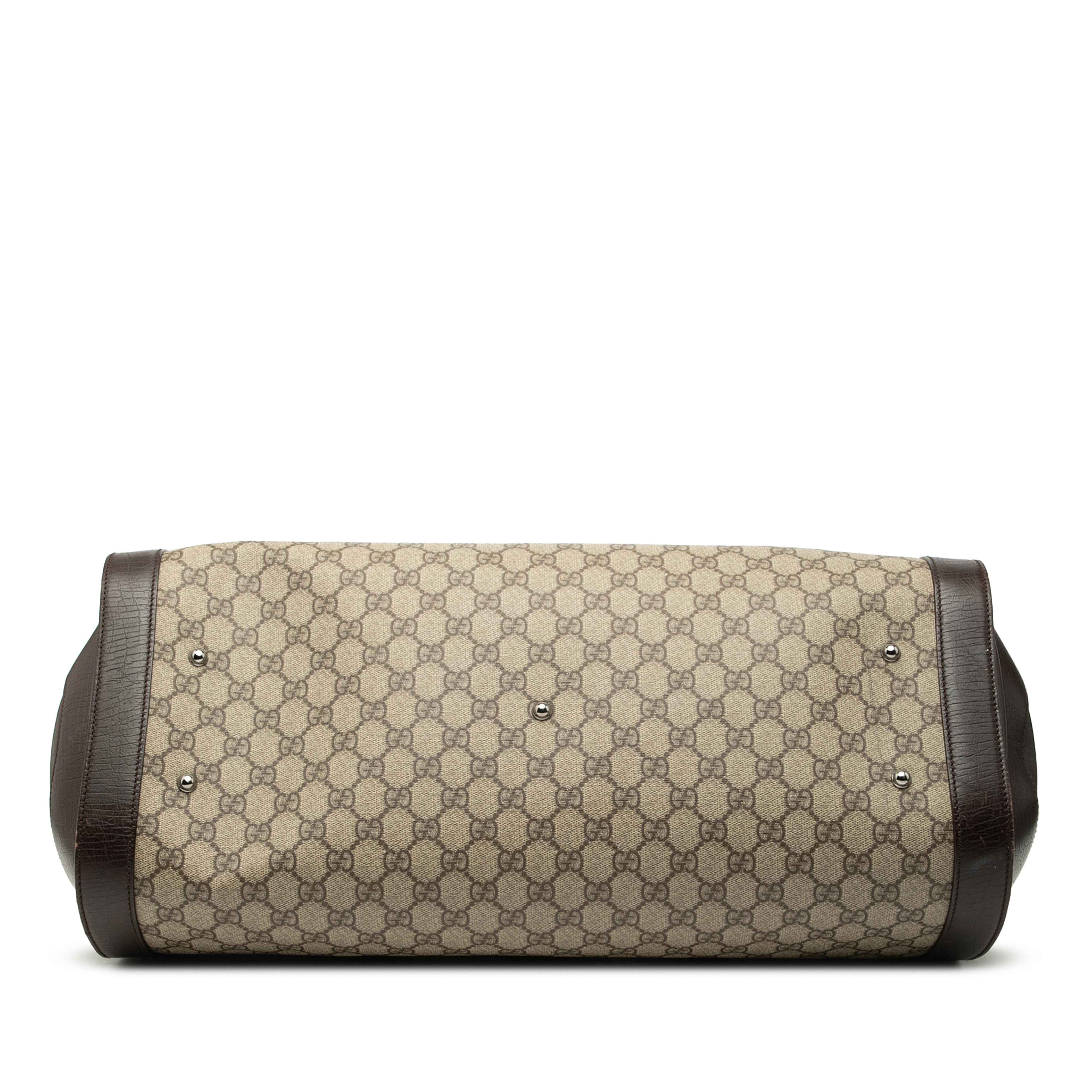 Gucci Gg Supreme Bullet Travel Bag, från Luxclusif, i färgen beige. Klicka för att öppna bilden i stort format