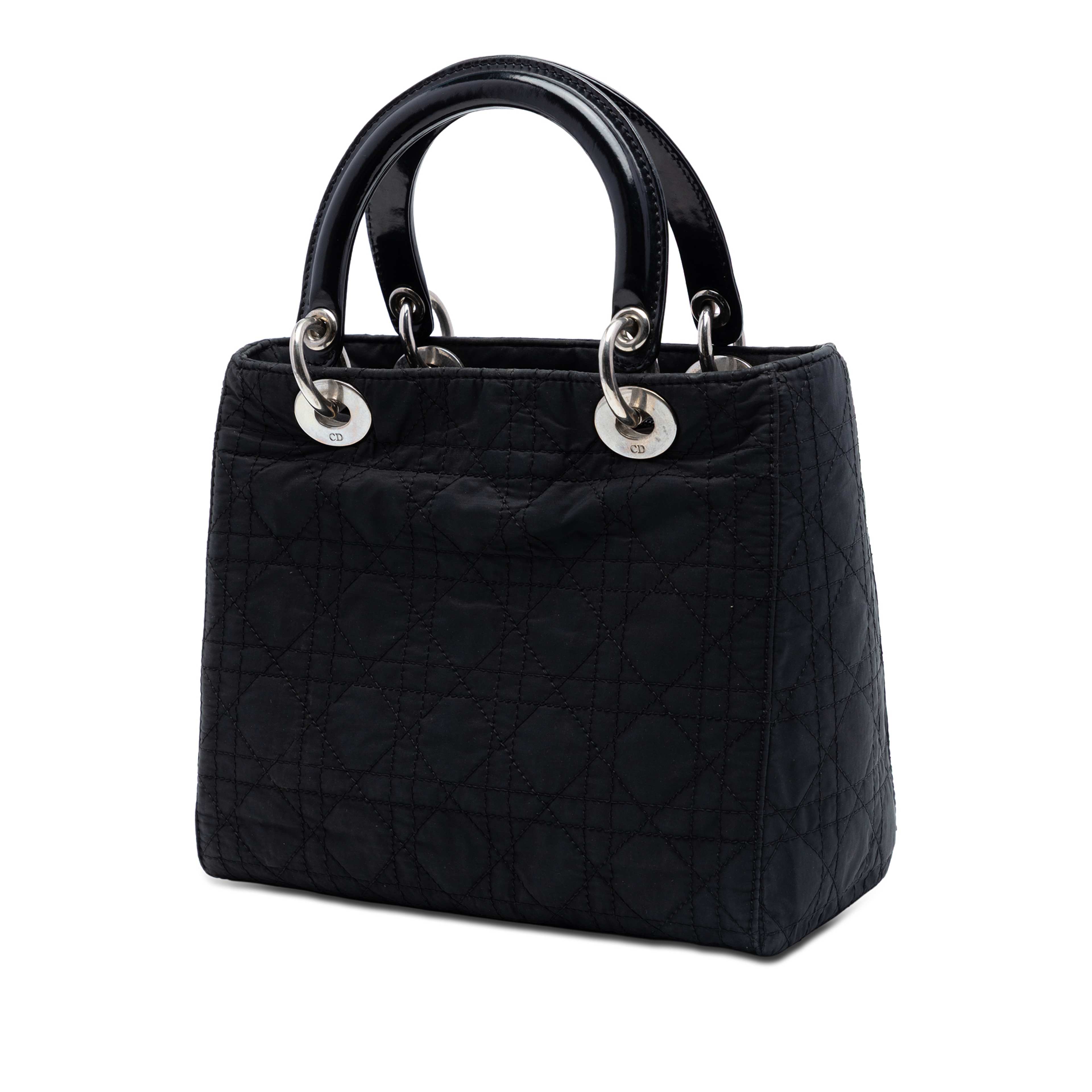 Dior Medium Nylon Cannage Lady Dior, från Luxclusif, i färgen svart. Klicka för att öppna bilden i stort format