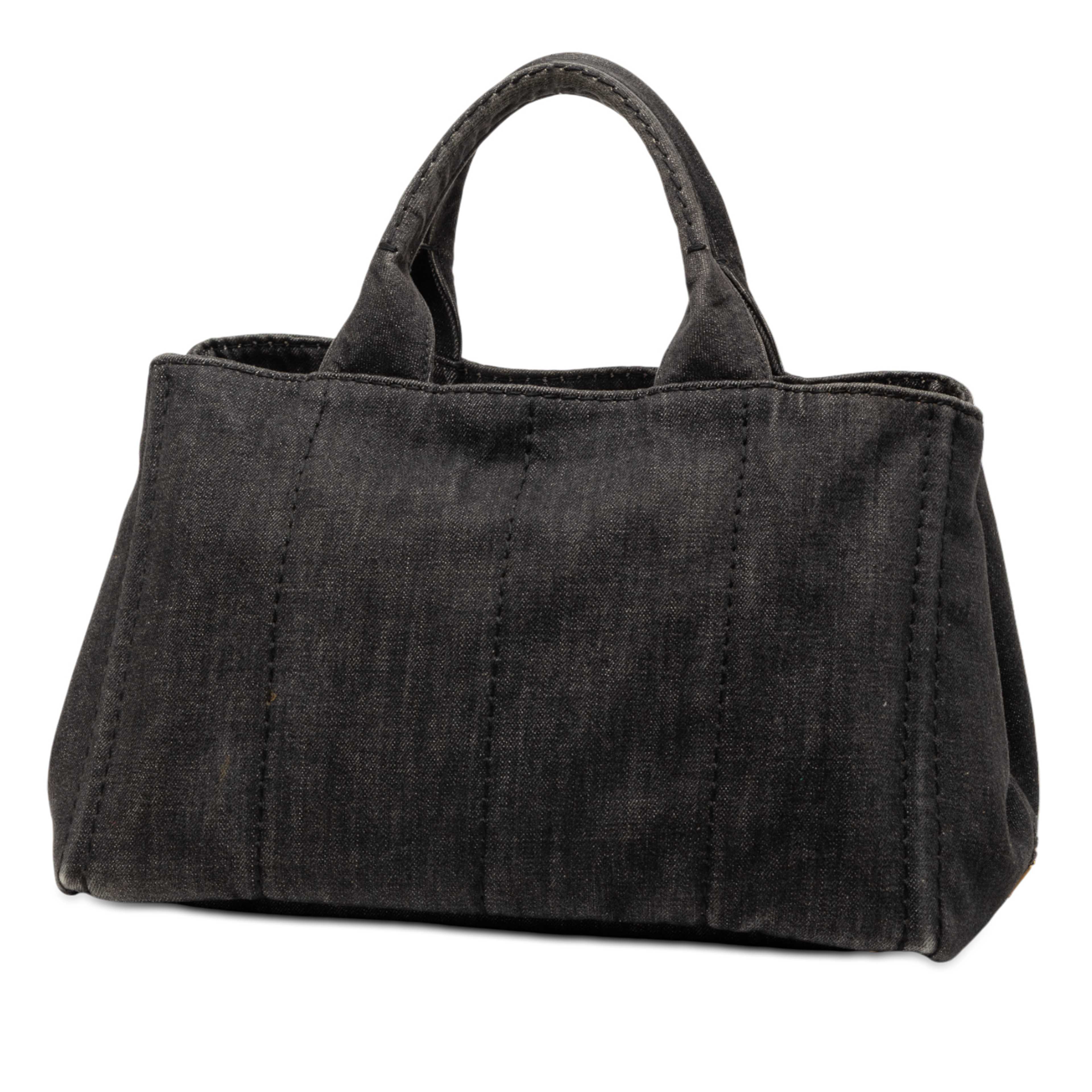 Prada Small Denim Canapa Logo Satchel, från Luxclusif, i färgen grå. Klicka för att öppna bilden i stort format