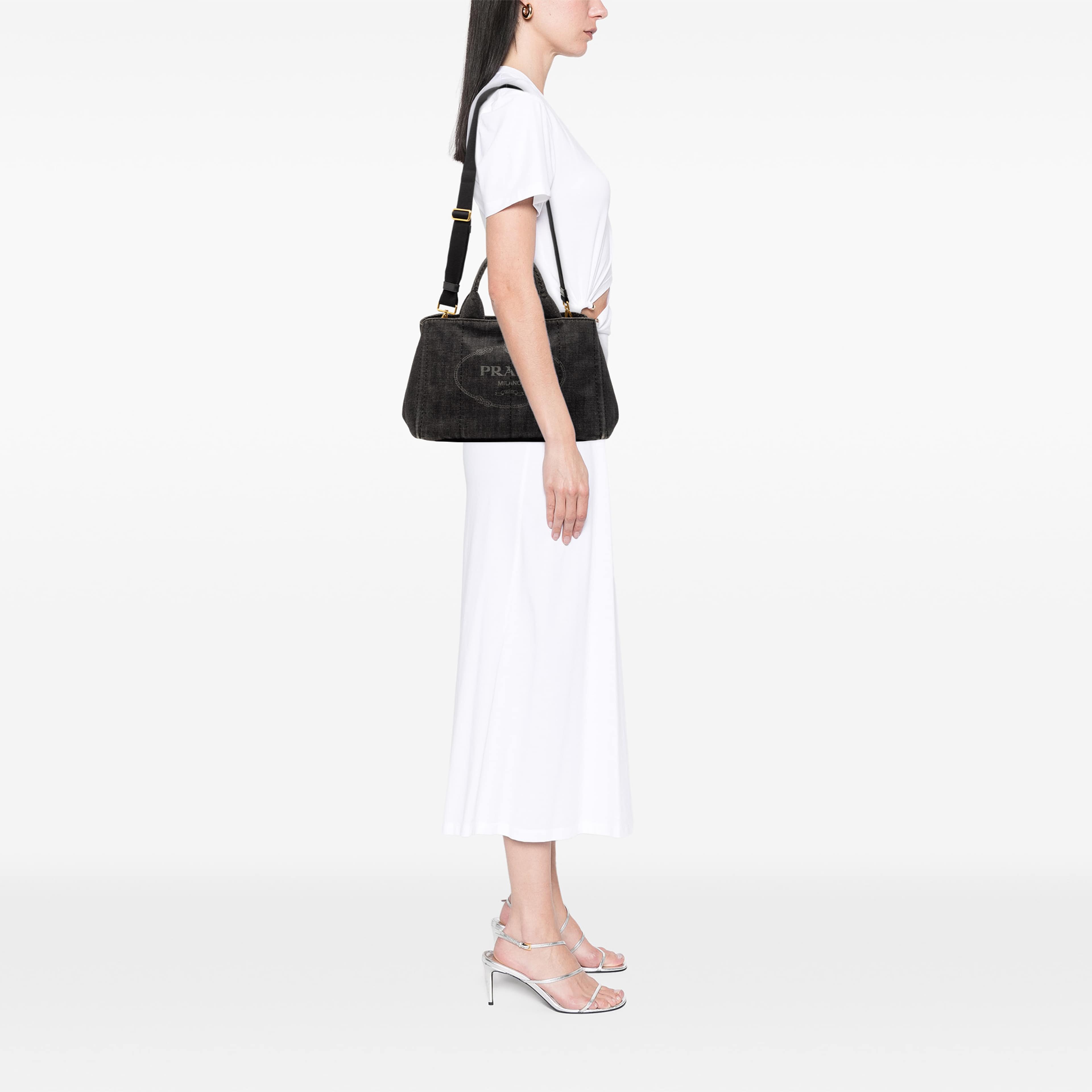 Prada Small Denim Canapa Logo Satchel, från Luxclusif, i färgen grå. Klicka för att öppna bilden i stort format