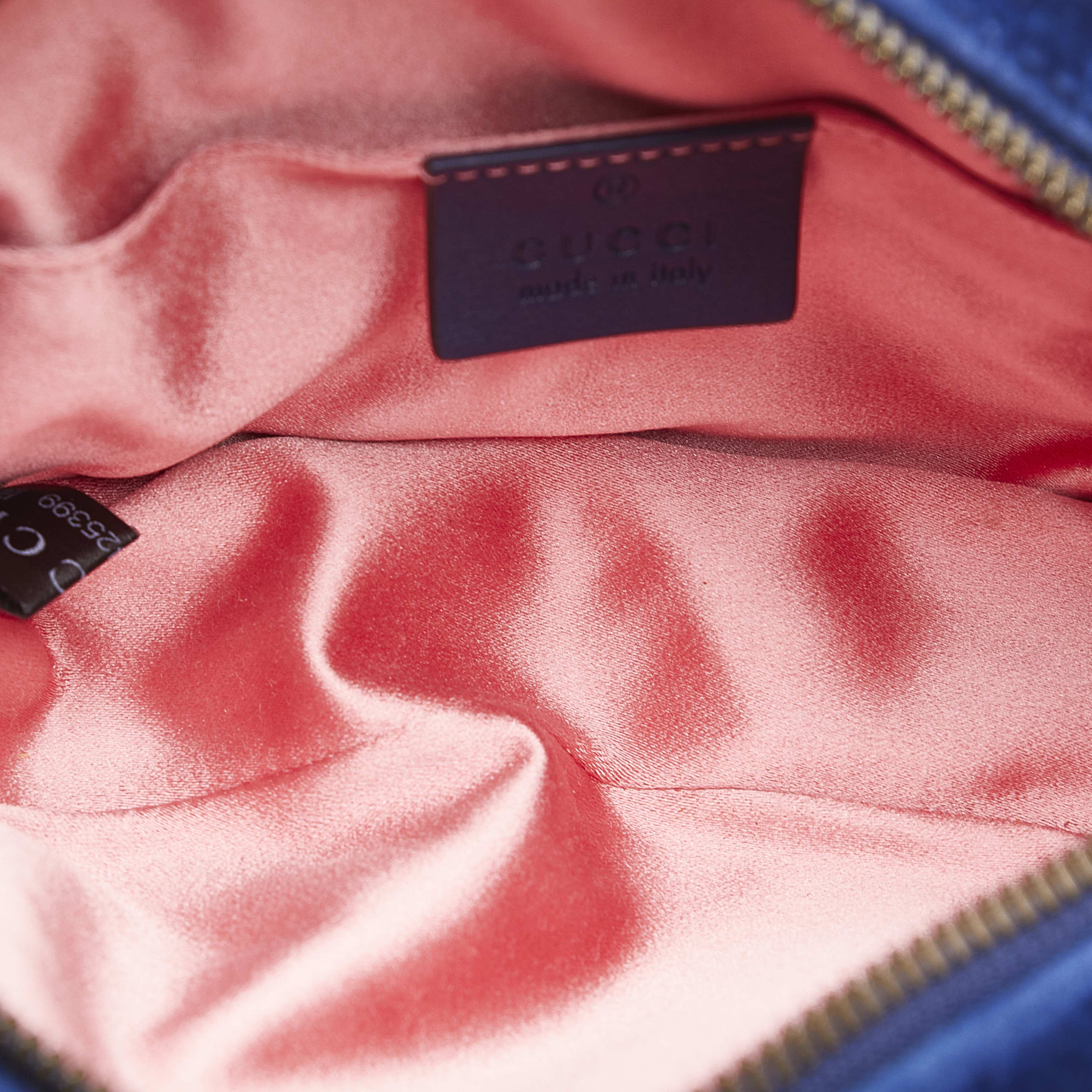 Gucci Velvet Gg Marmont Matelasse Belt Bag, från Luxclusif, i färgen dark blue. Klicka för att öppna bilden i stort format