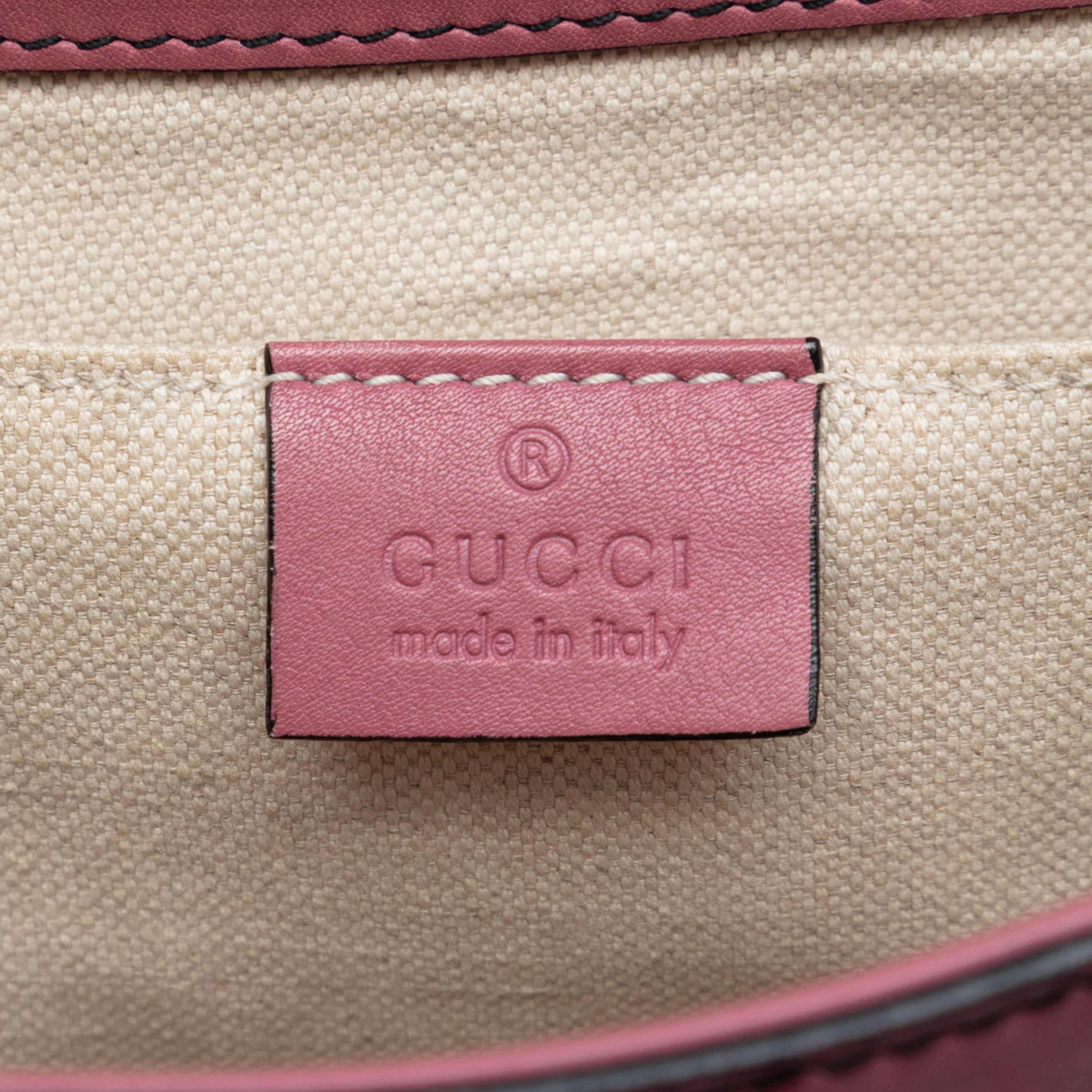Gucci Medium Guccissima Emily Shoulder Bag, från Luxclusif, i färgen pink. Klicka för att öppna bilden i stort format