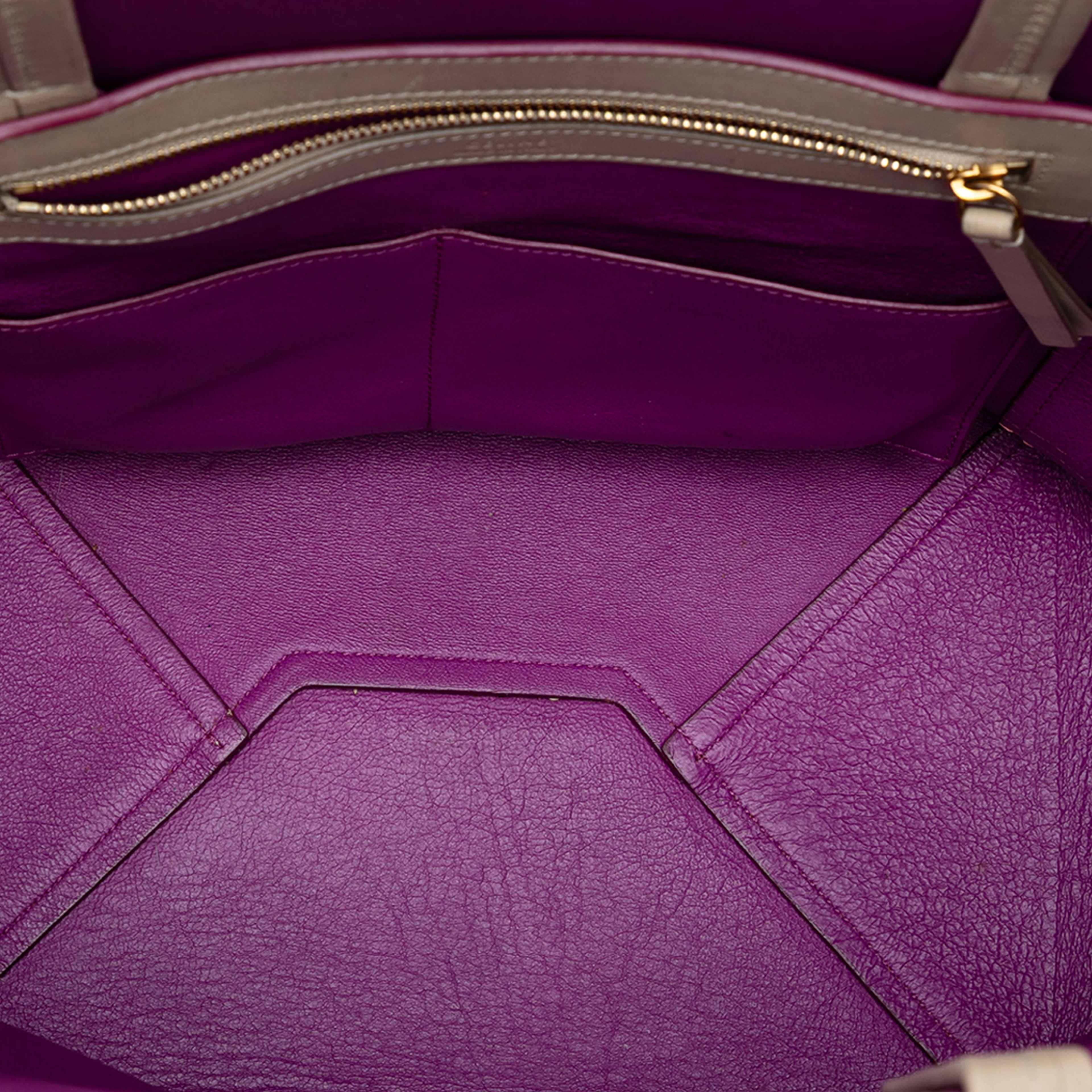 Celine Small Leather Phantom Cabas Tote, från Luxclusif, i färgen beige. Klicka för att öppna bilden i stort format