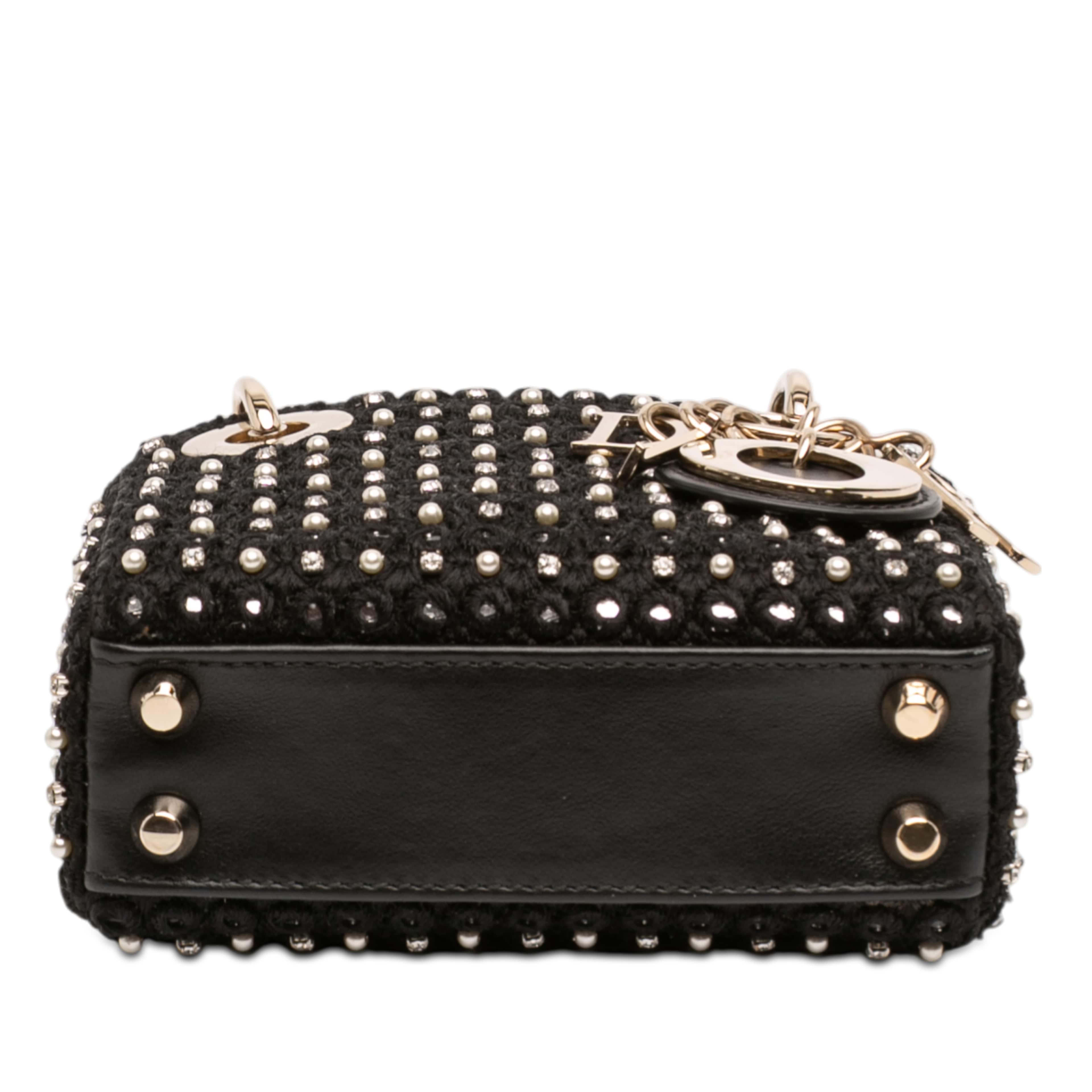 Dior Micro Satin Crystal Embellished Lady Dior, från Luxclusif, i färgen black. Klicka för att öppna bilden i stort format