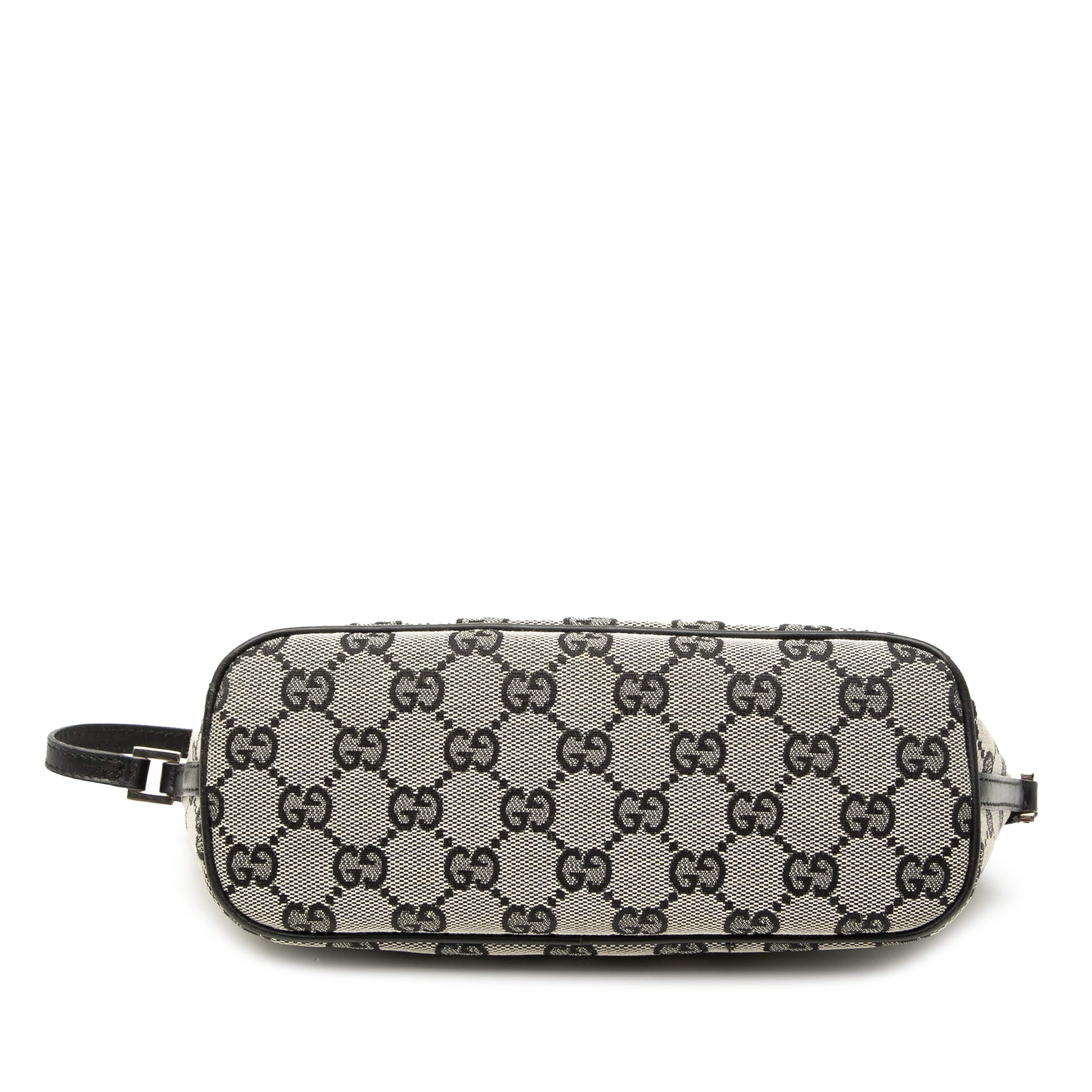 Gucci Gg Canvas Boat, från Luxclusif, i färgen beige. Klicka för att öppna bilden i stort format