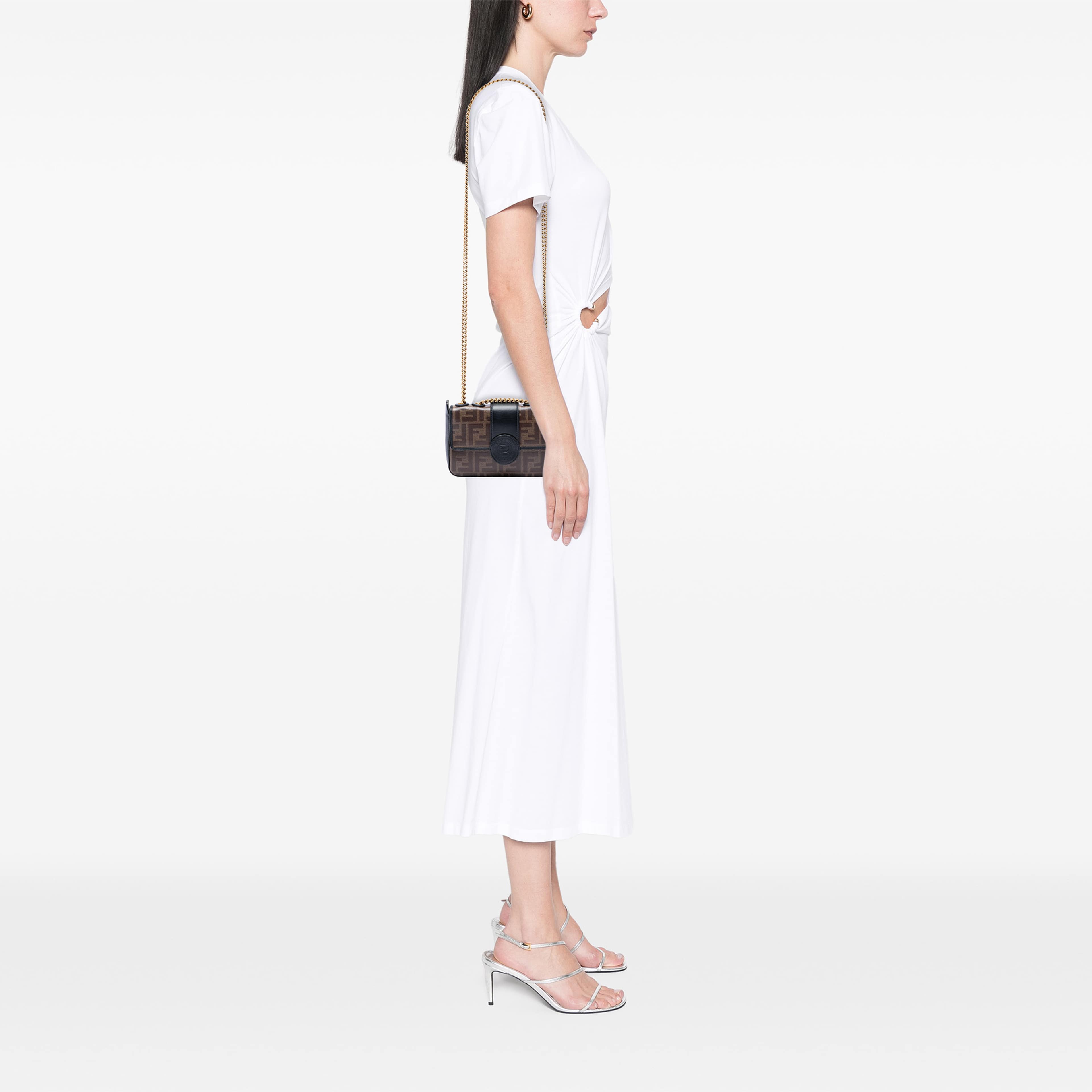 Fendi Mini Ff 1974 Glazed Fabric Stamp Patch Crossbody, från Luxclusif, i färgen brun. Klicka för att öppna bilden i stort format