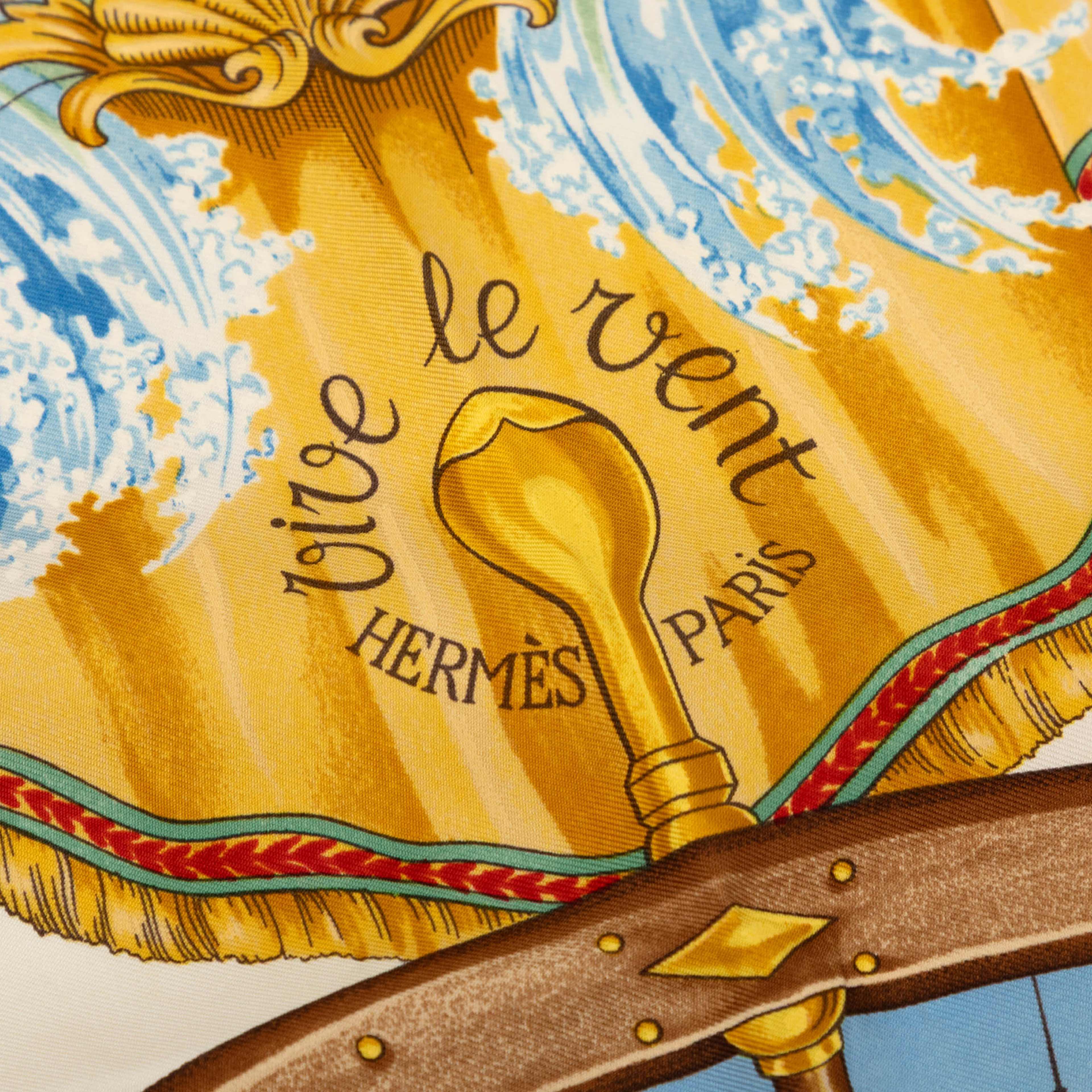 Hermès Vive Le Vent Silk Scarf 90, från Luxclusif, i färgen ivory. Klicka för att öppna bilden i stort format