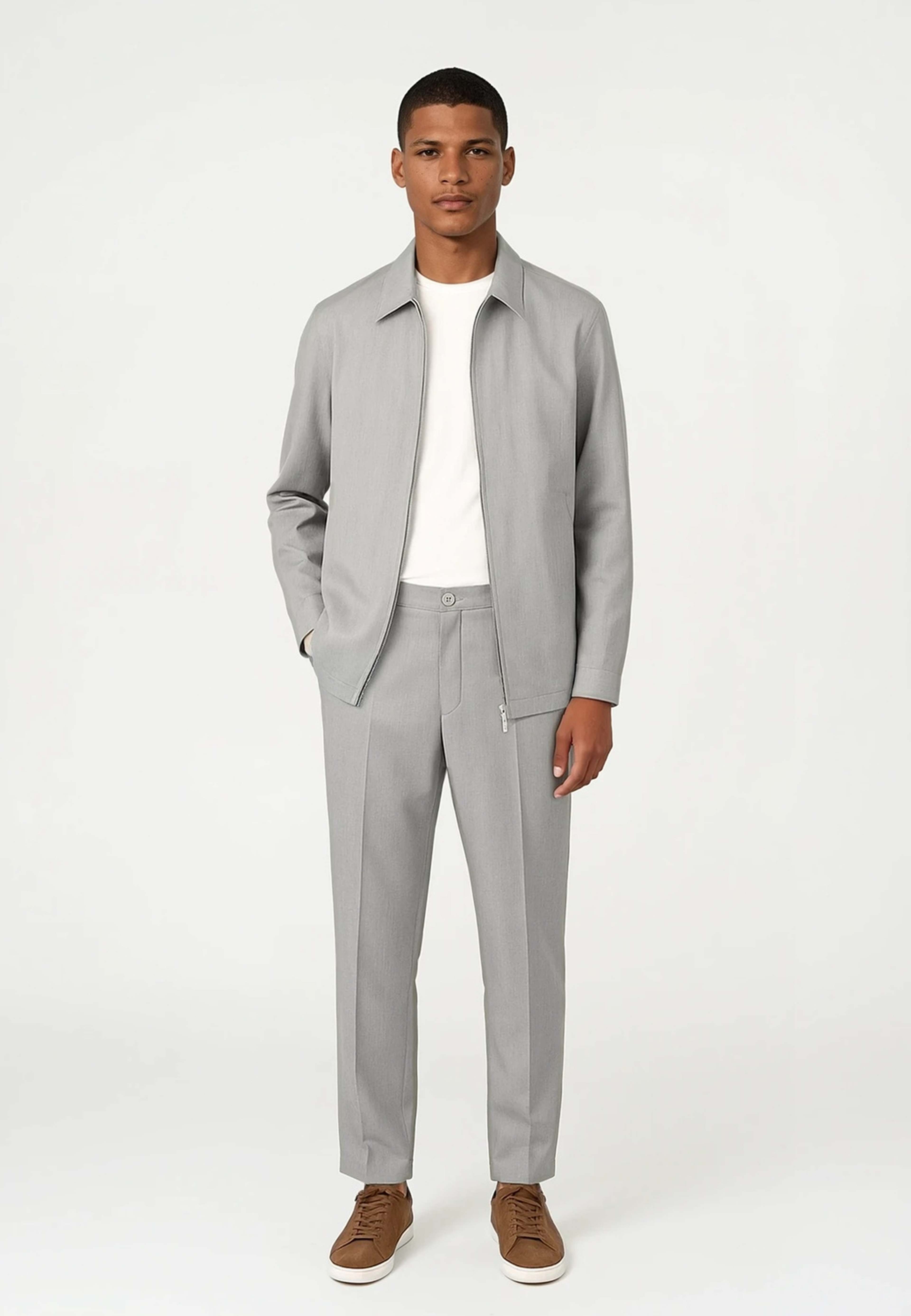 Evander Suit Zip Overshirt, från Ciszere, i färgen grey. Klicka för att öppna bilden i stort format