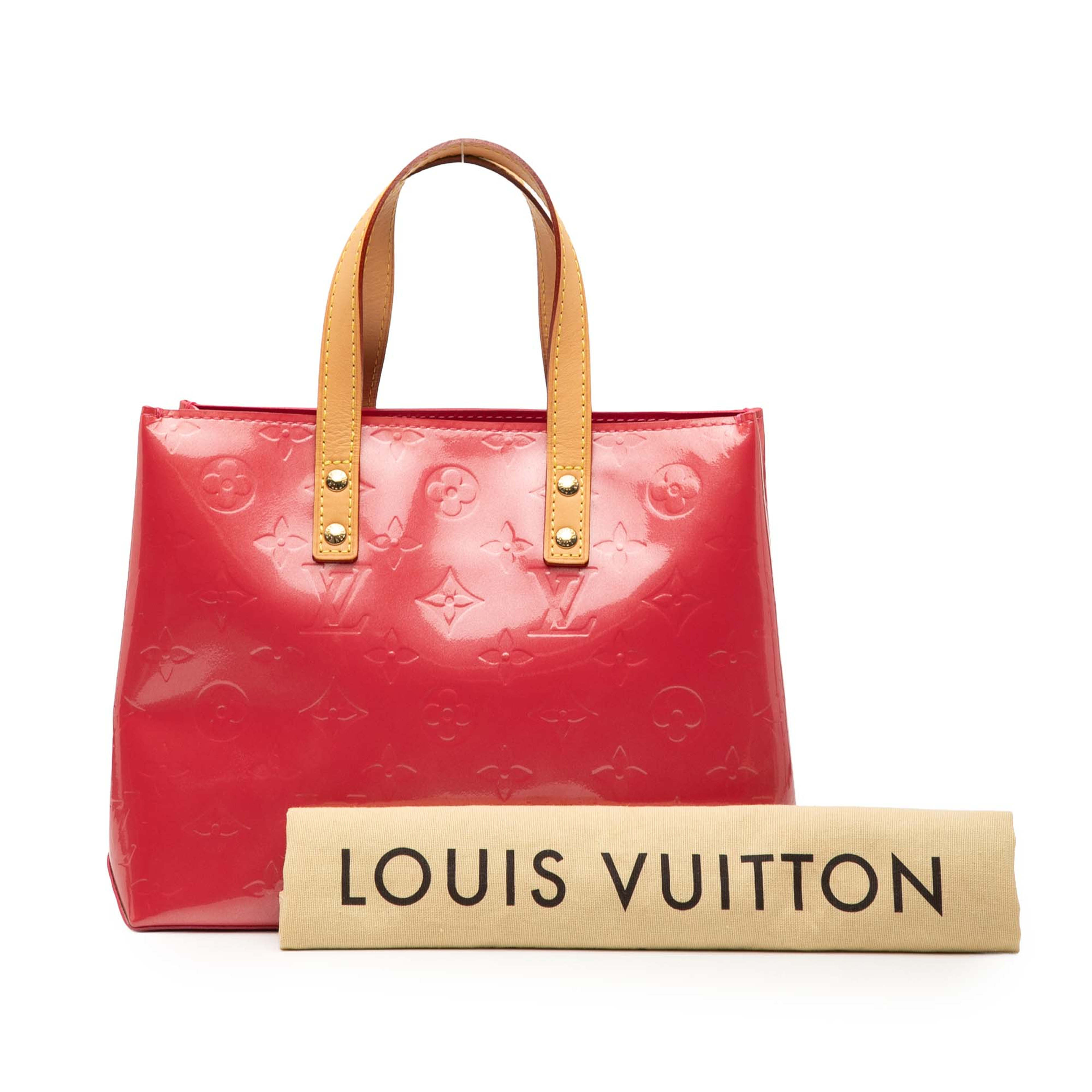 Louis Vuitton Monogram Vernis Reade Pm, från Luxclusif, i färgen rosa. Klicka för att öppna bilden i stort format