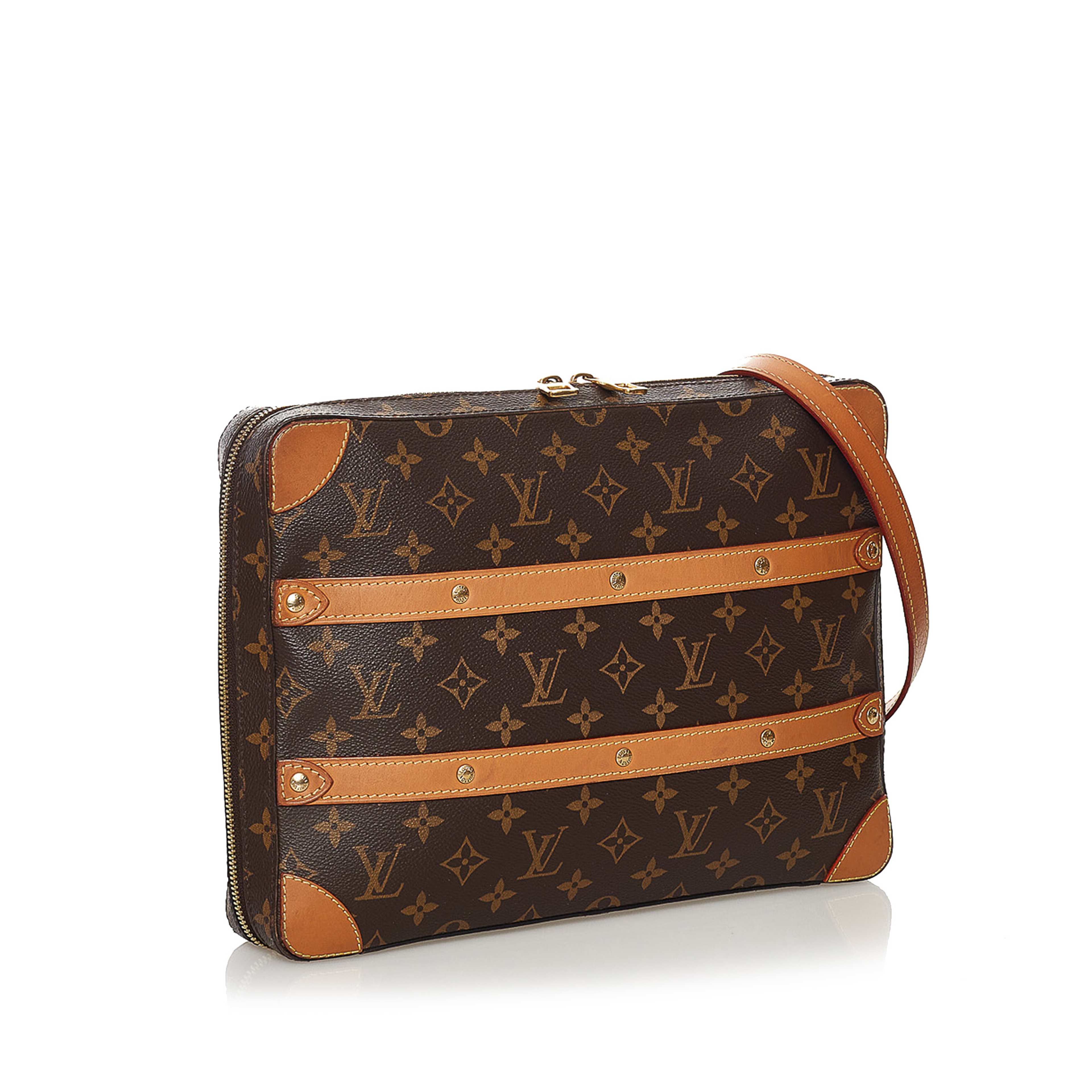 Louis Vuitton Monogram Soft Trunk Messenger, från Luxclusif, i färgen brown. Klicka för att öppna bilden i stort format