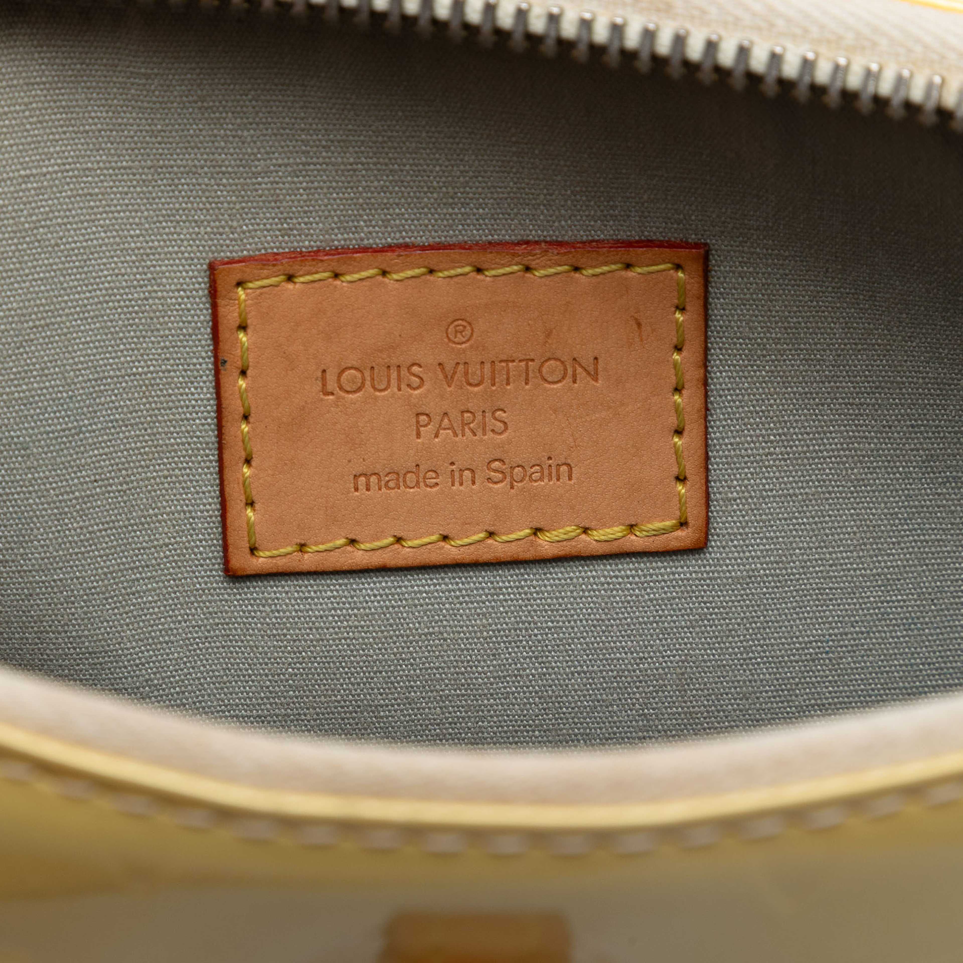 Louis Vuitton Monogram Vernis Mallory Square, från Luxclusif, i färgen light yellow. Klicka för att öppna bilden i stort format