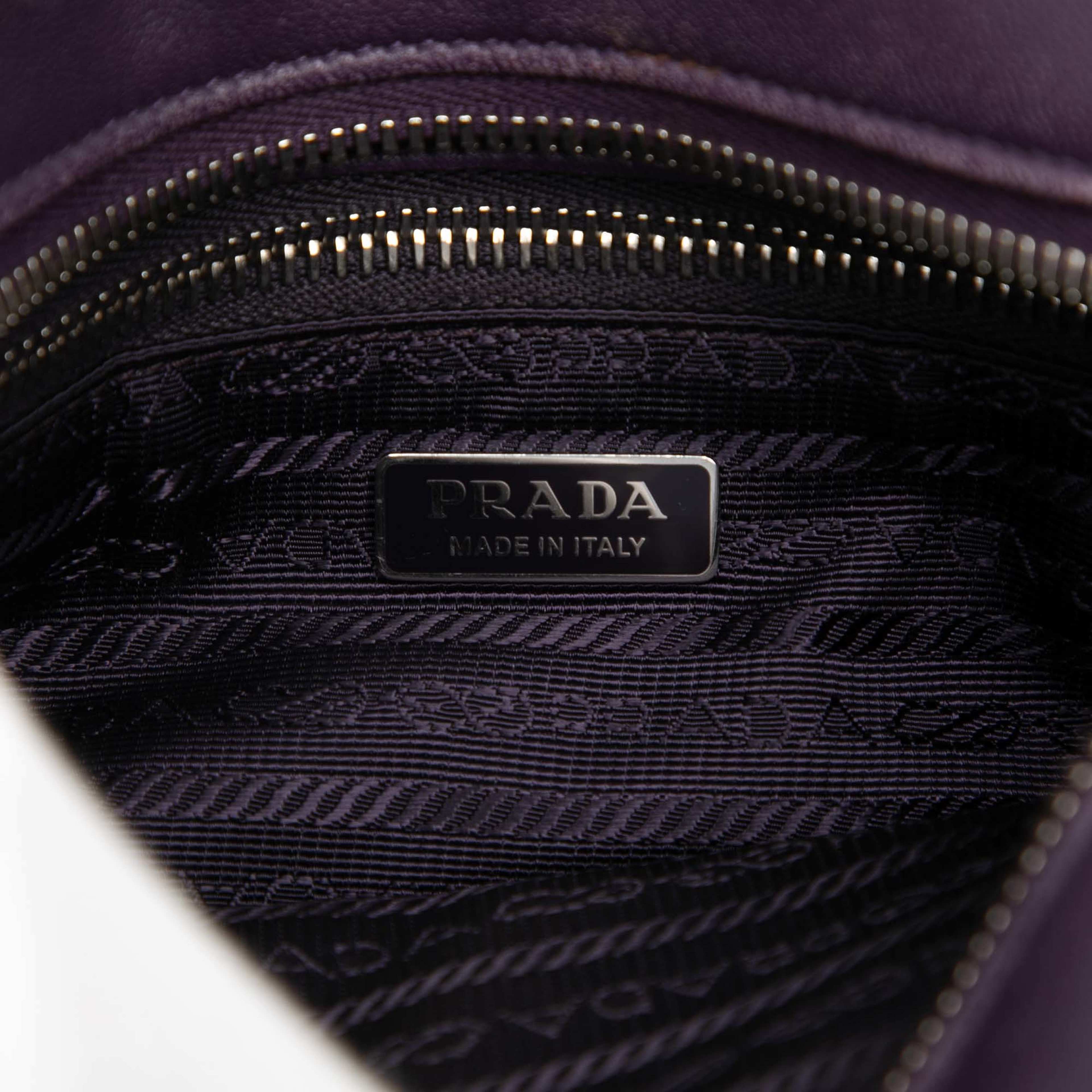 Prada Nappa Front Pocket Satchel, från Luxclusif, i färgen purple. Klicka för att öppna bilden i stort format