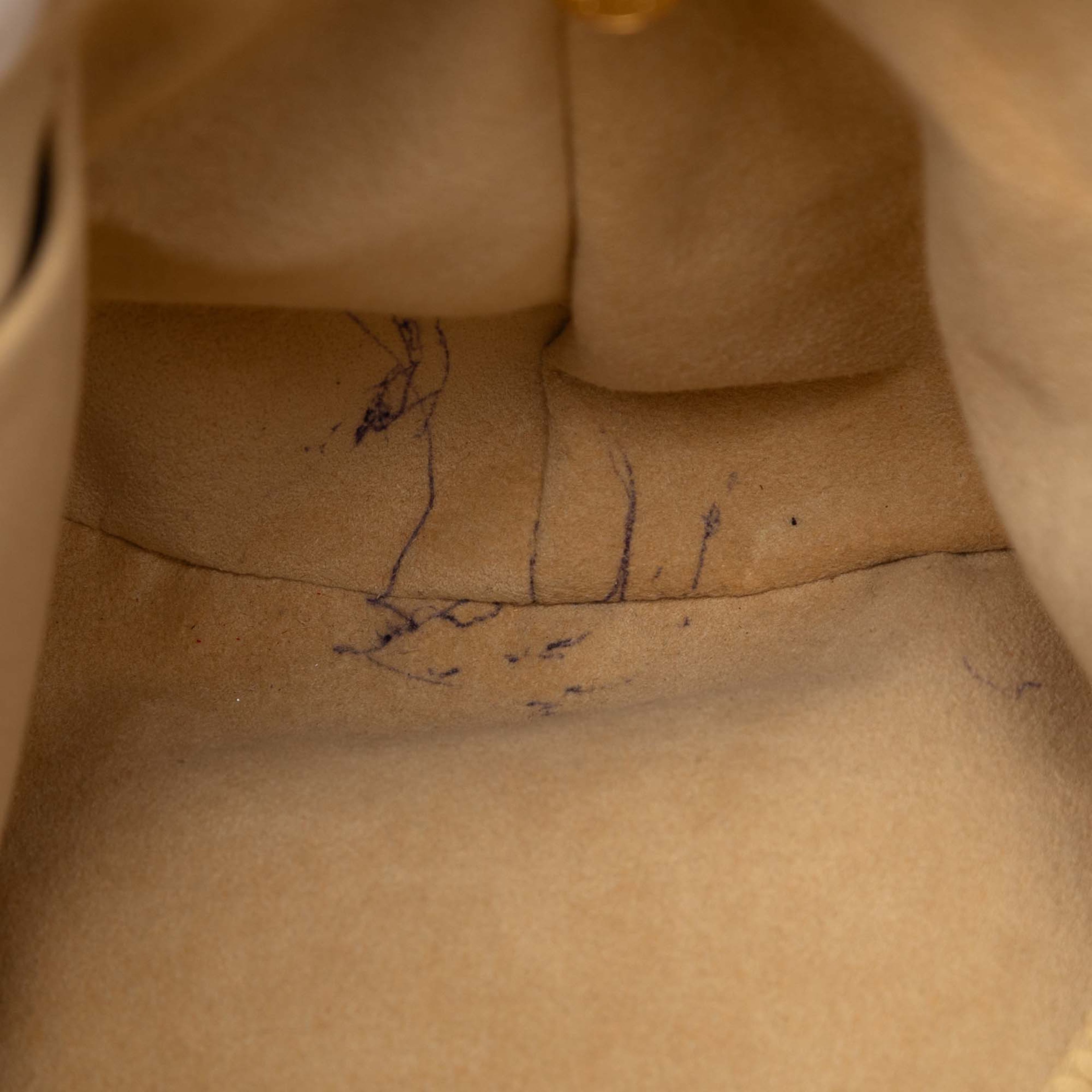 Louis Vuitton Monogram Boetie Pm, från Luxclusif, i färgen brown. Klicka för att öppna bilden i stort format