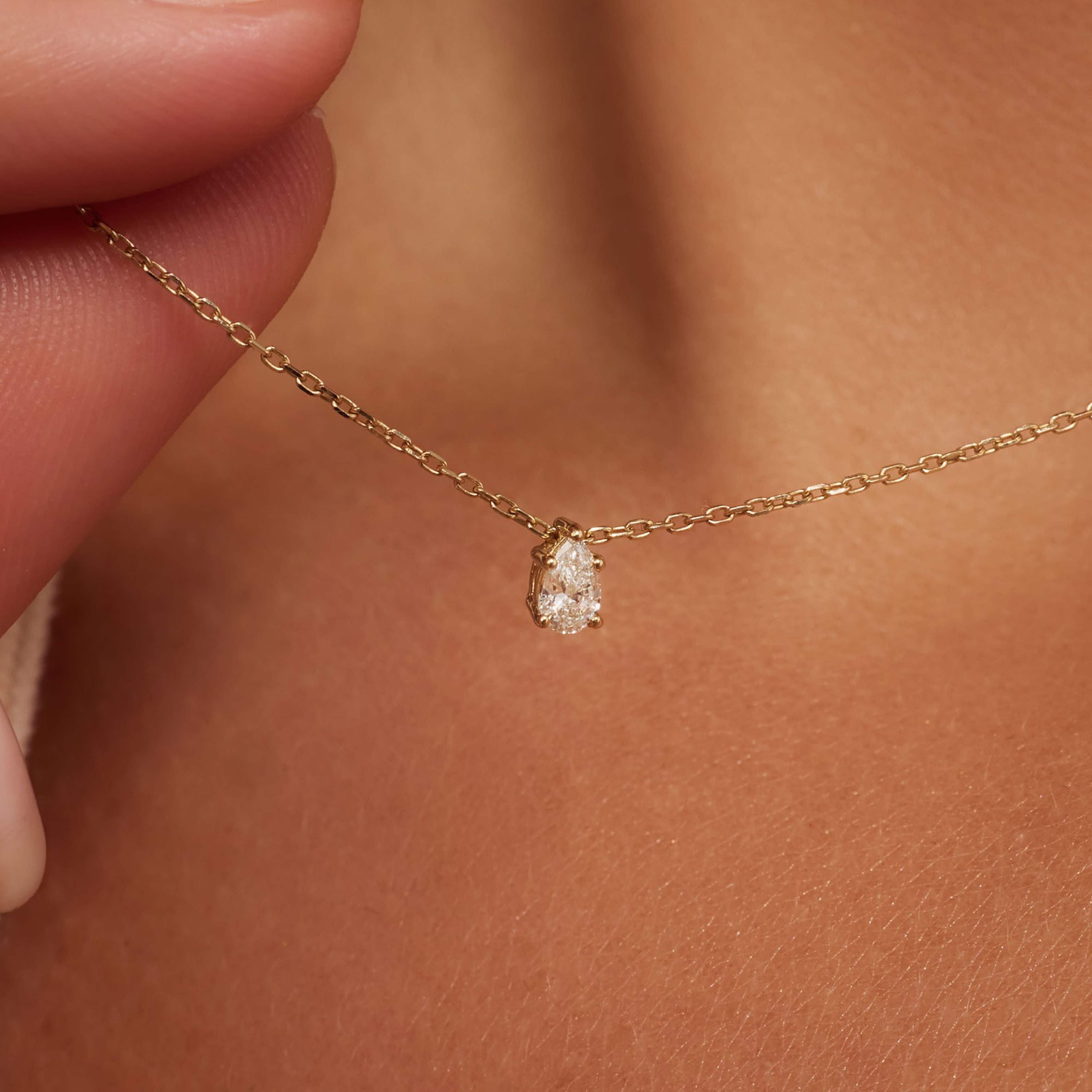 De La Paix 14 Karat Guld Halsband, från Isabel Bernard, i färgen guld. Klicka för att öppna bilden i stort format