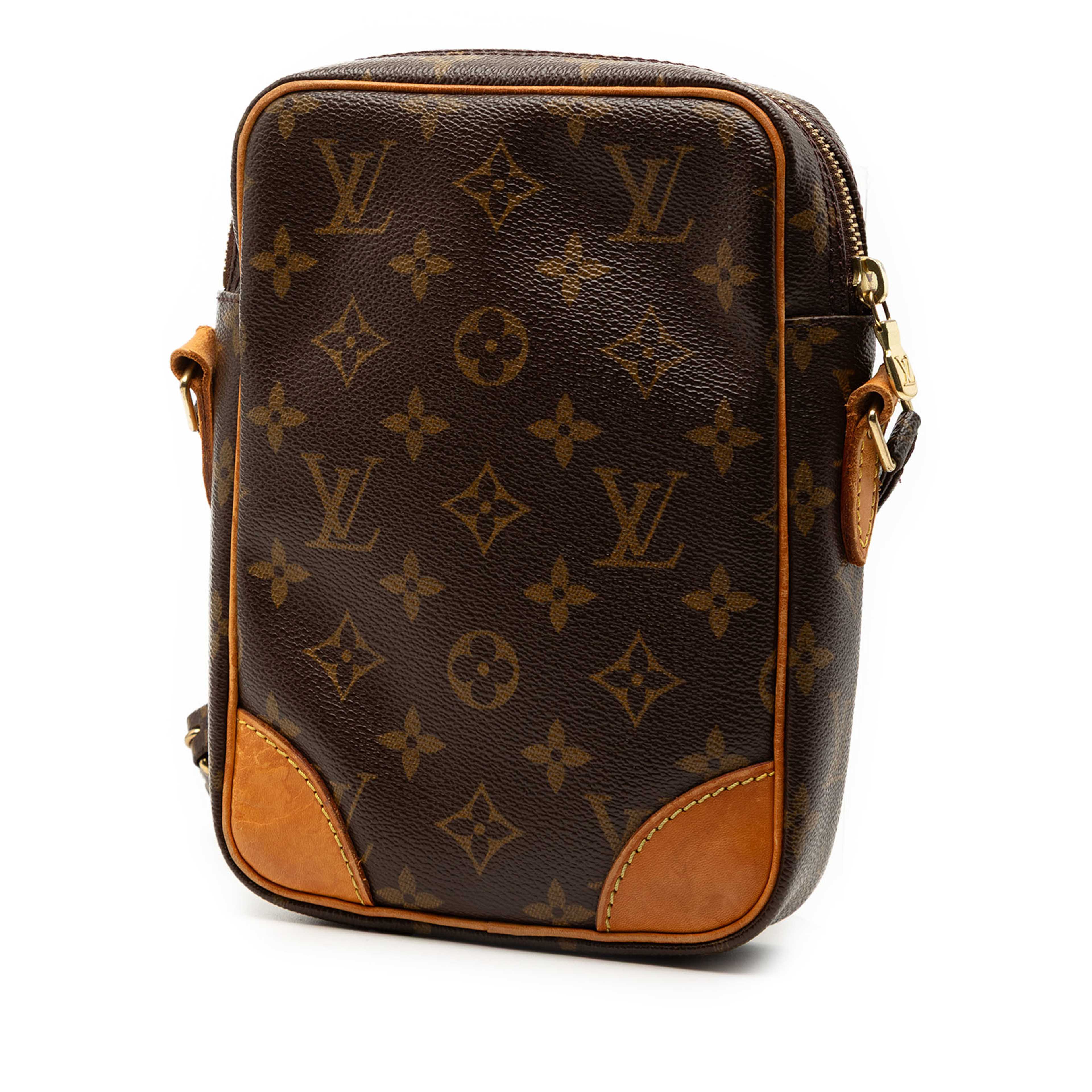 Louis Vuitton Monogram Danube, från Luxclusif, i färgen brun. Klicka för att öppna bilden i stort format