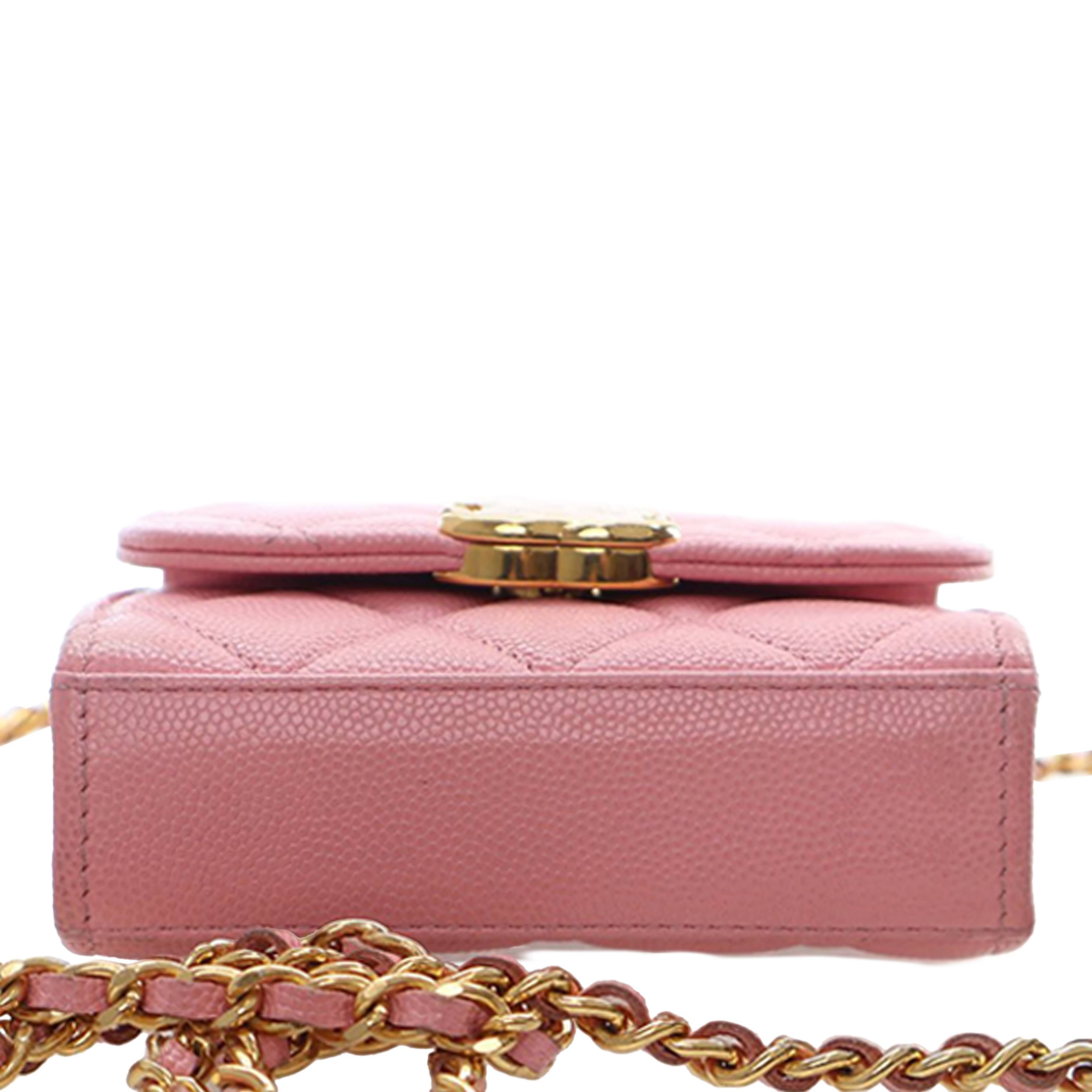 Chanel Mini Cc Quilted Caviar Top Handle Clutch With Chain, från Luxclusif, i färgen pink. Klicka för att öppna bilden i stort format