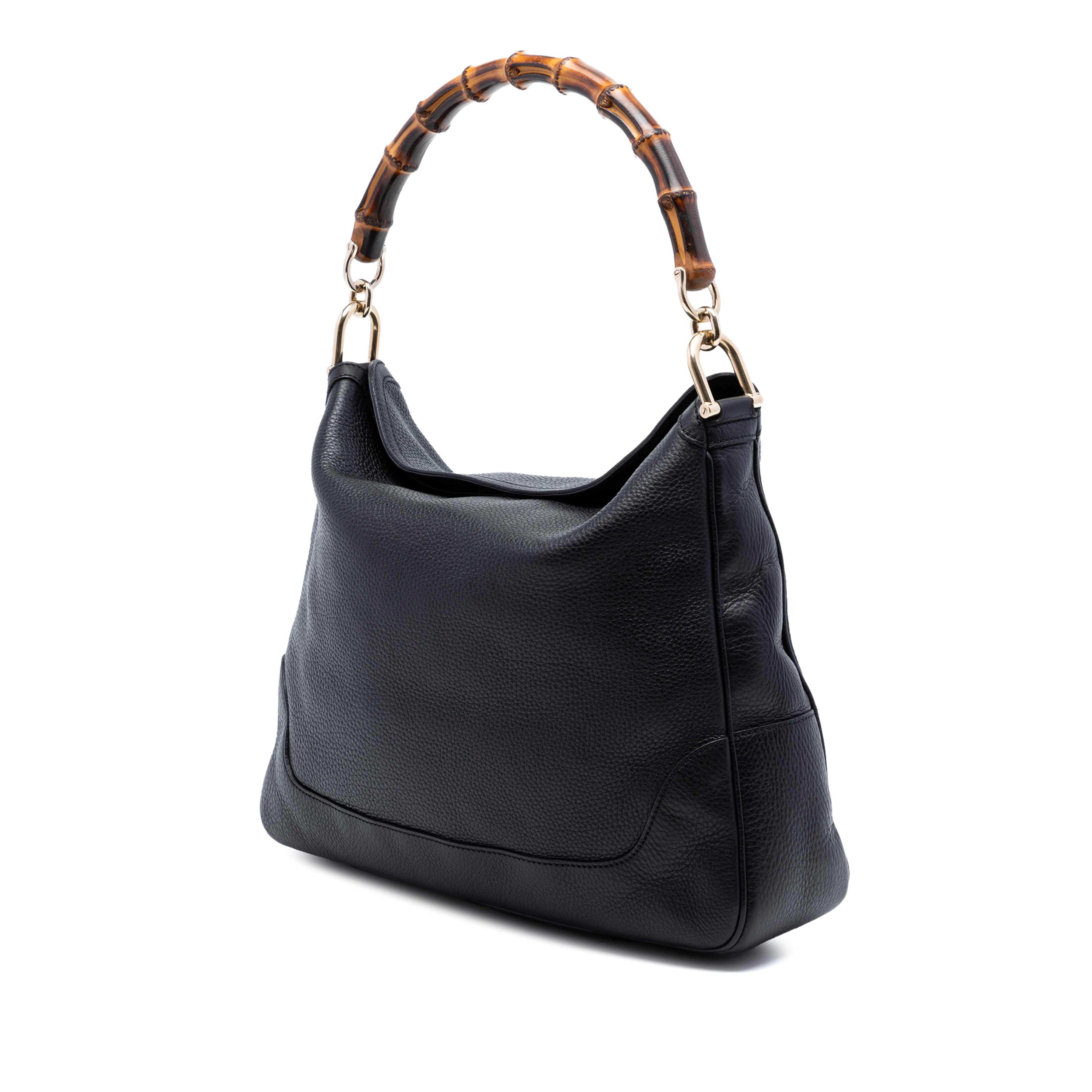 Gucci Calfskin Bamboo Diana Satchel, från Luxclusif, i färgen svart. Klicka för att öppna bilden i stort format