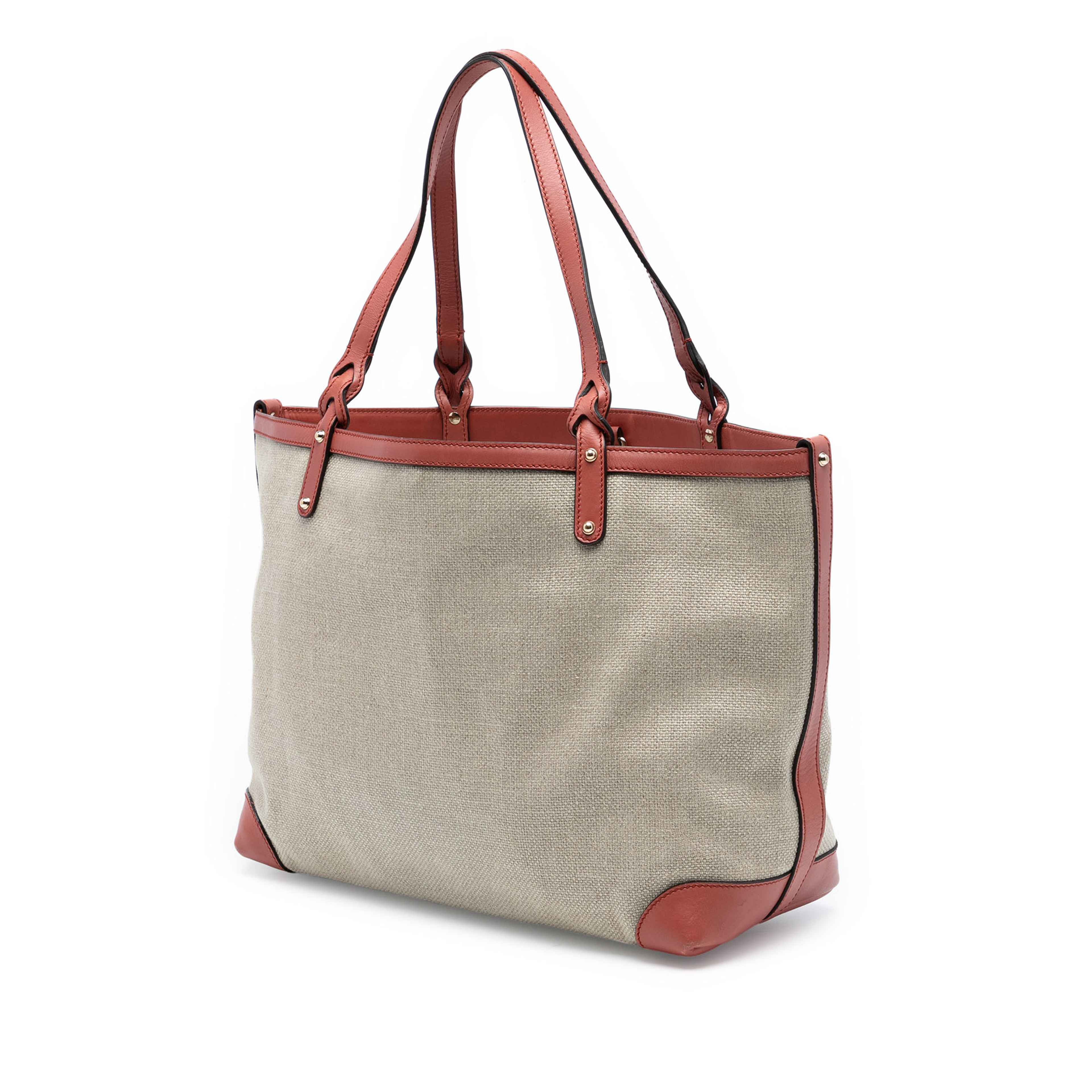 Gucci Medium Canvas Craft Tote, från Luxclusif, i färgen röd. Klicka för att öppna bilden i stort format