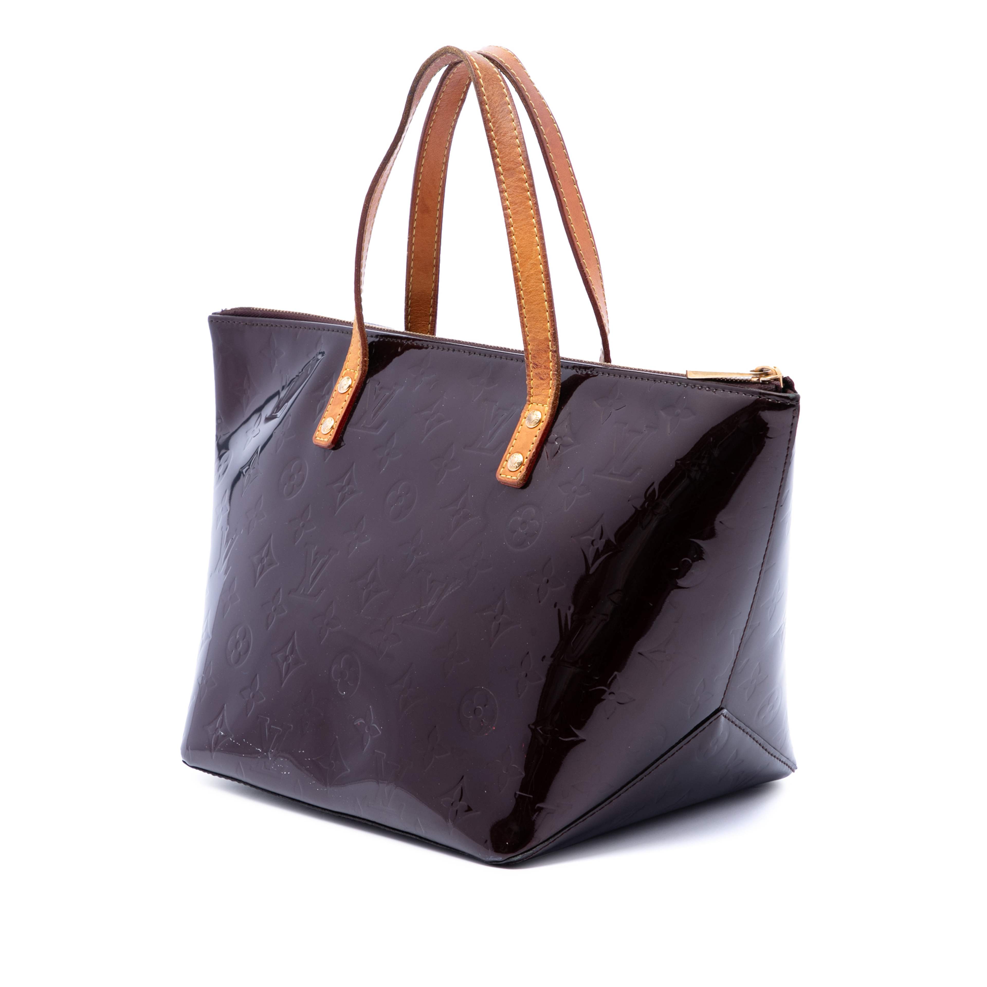 Louis Vuitton Monogram Vernis Bellevue Pm, från Luxclusif, i färgen purpur. Klicka för att öppna bilden i stort format