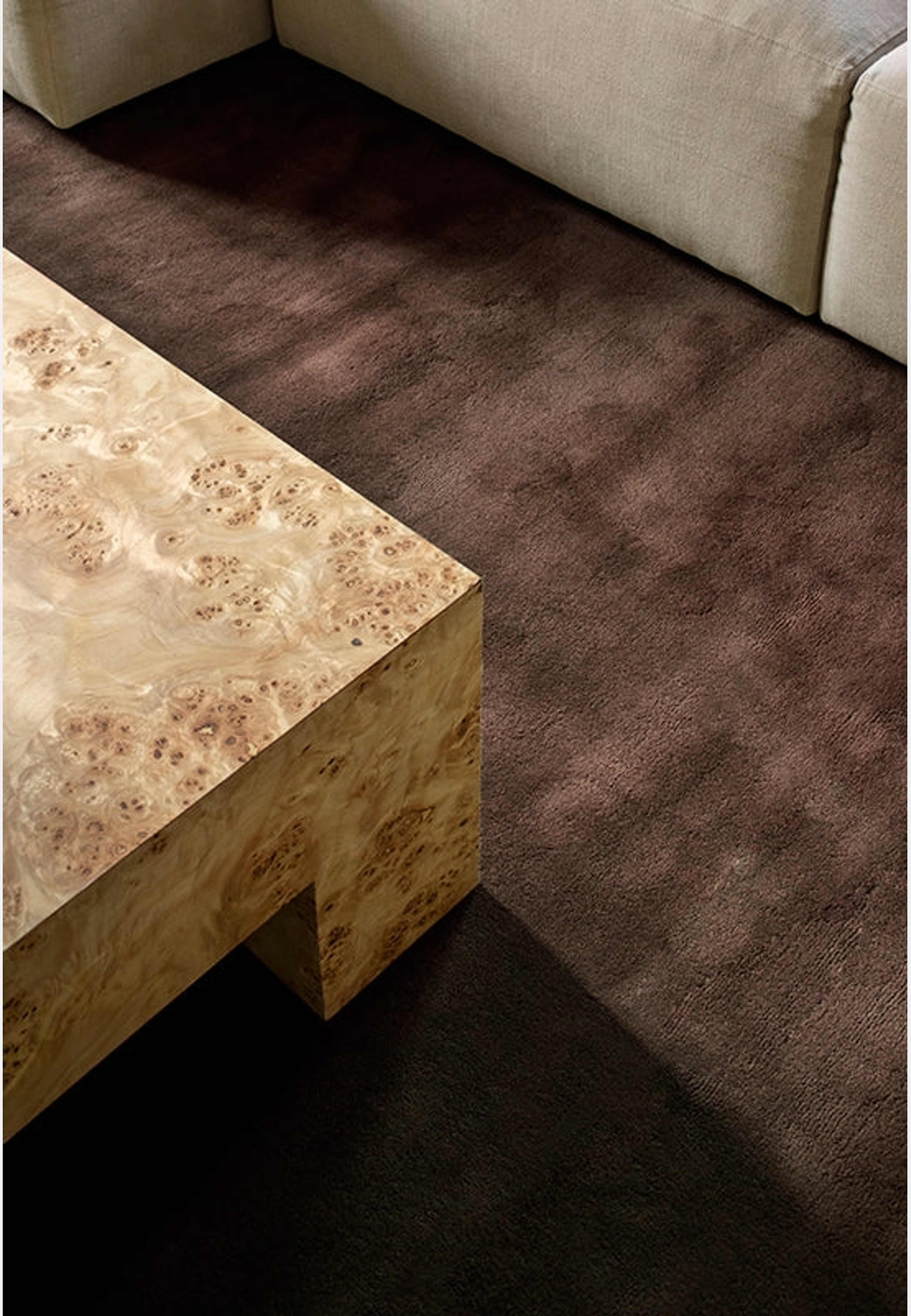 Classic Solid Ullmatta 250x350cm, från Layered, i färgen brun. Klicka för att öppna bilden i stort format