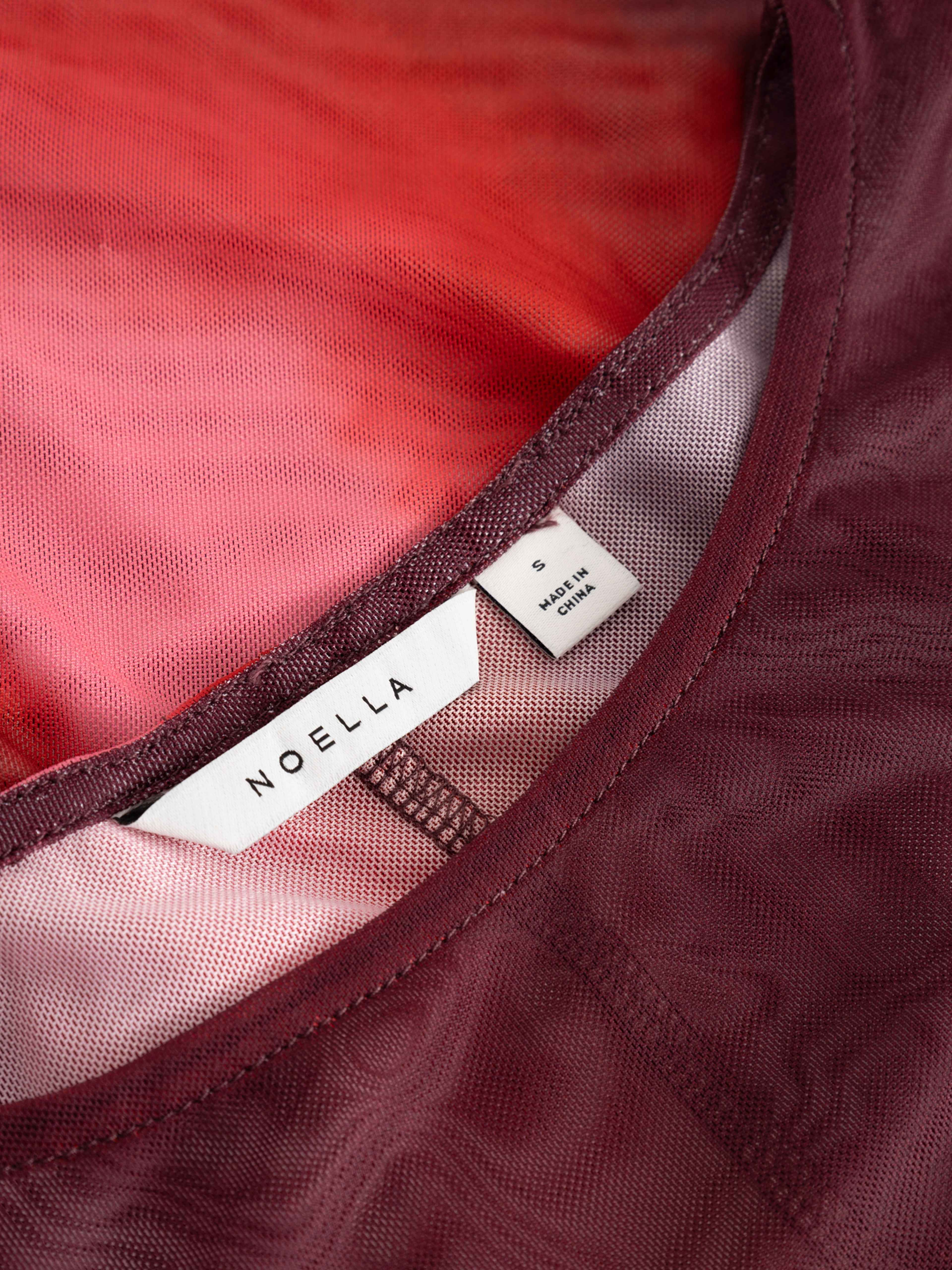 N-laurette Dress - Divinity Print, från Noella, i färgen divinity print. Klicka för att öppna bilden i stort format