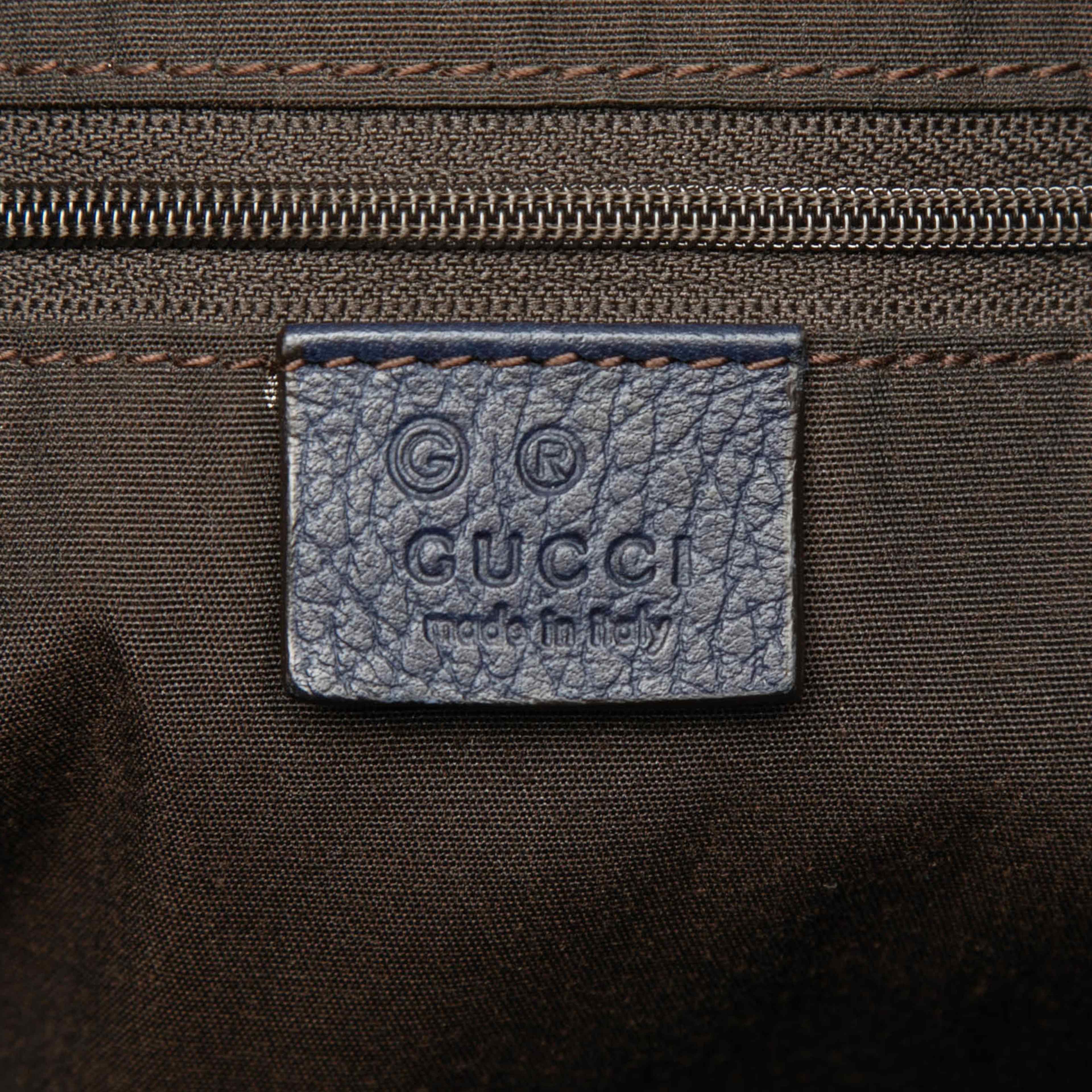 Gucci Gg Crystal Crossbody, från Luxclusif, i färgen beige. Klicka för att öppna bilden i stort format