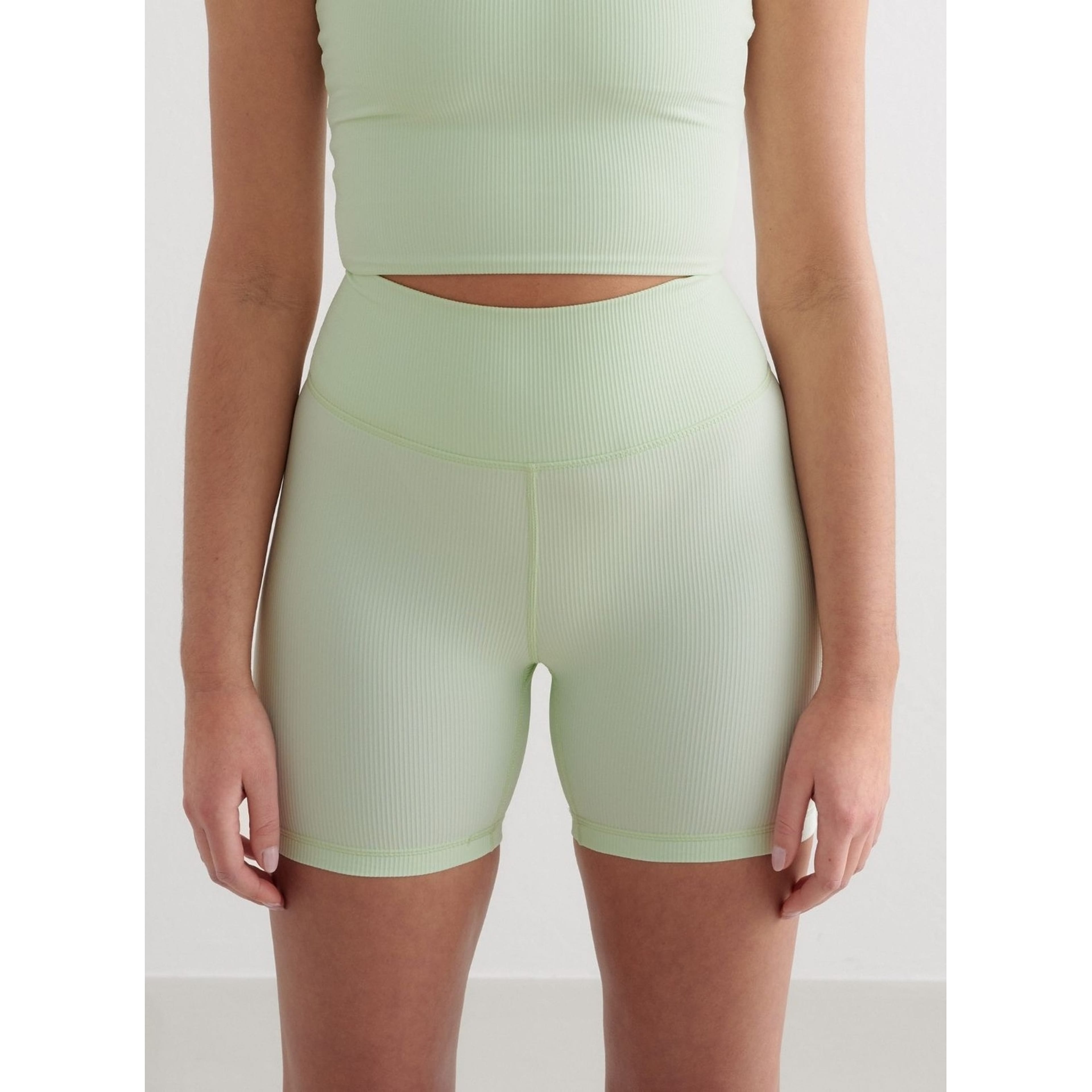 Ribbed Performance Midi Biker Shorts
