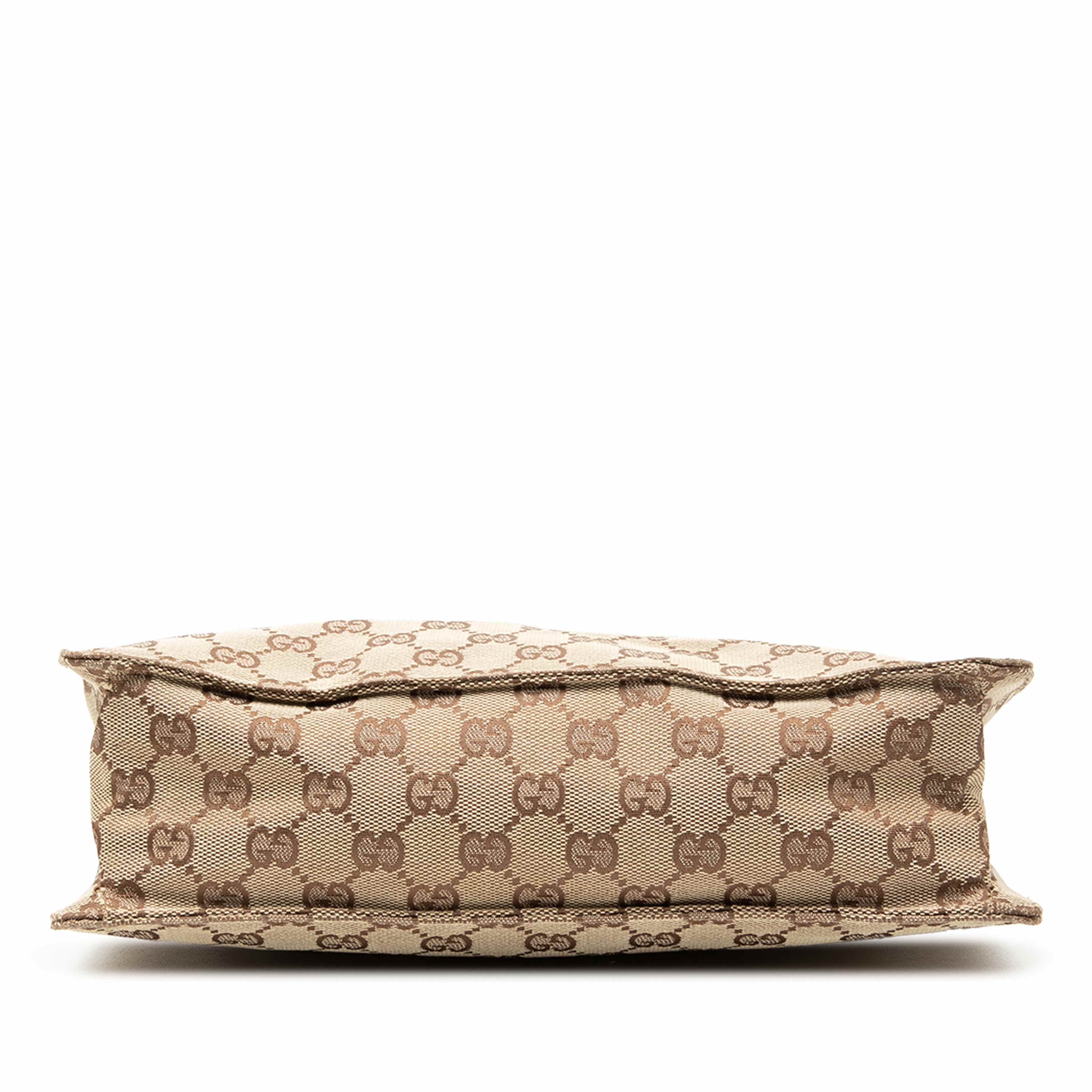 Gucci Gg Canvas Eclipse Crossbody, från Luxclusif, i färgen beige. Klicka för att öppna bilden i stort format