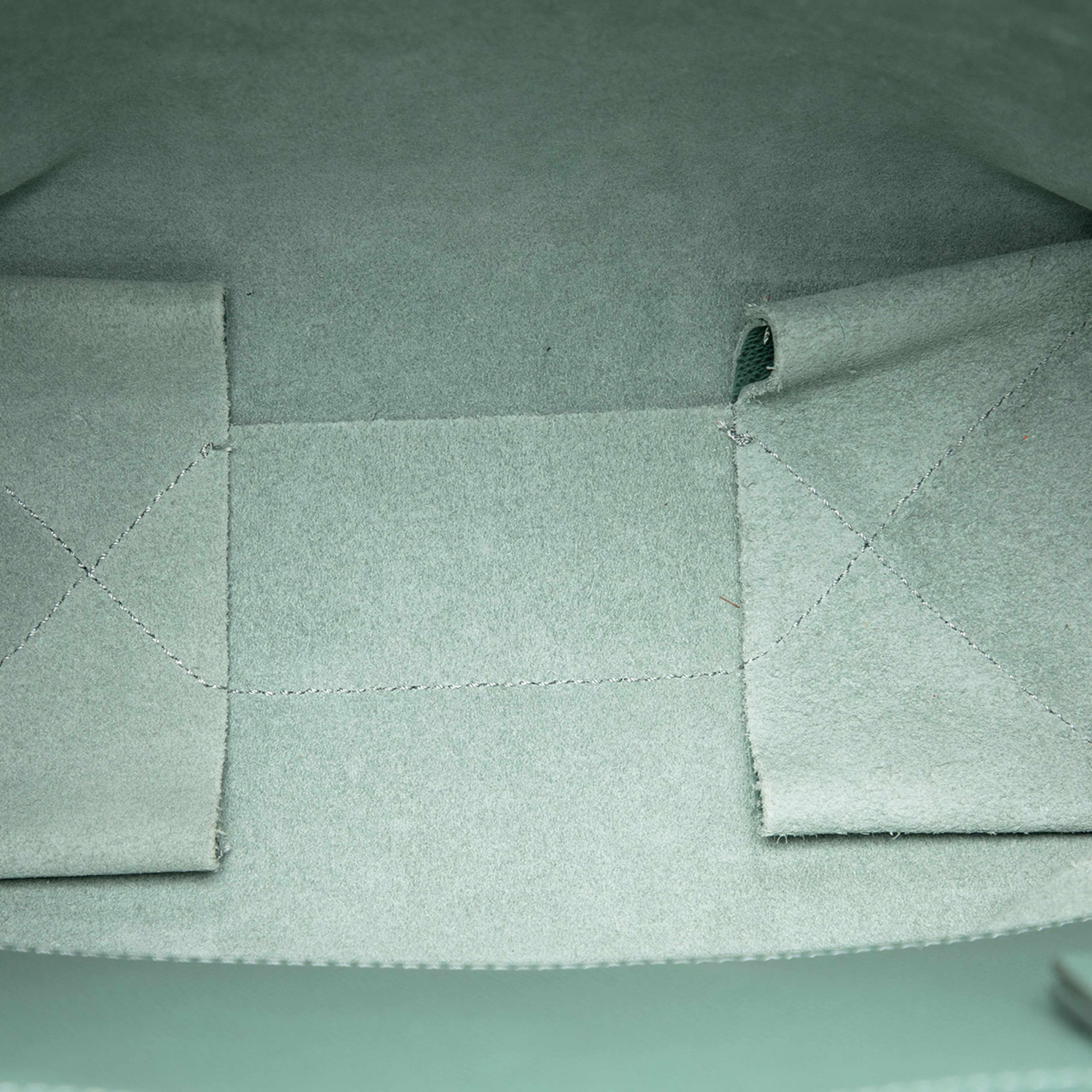 Celine Small Grained Calfskin Vertical Cabas Tote, från Luxclusif, i färgen light blue. Klicka för att öppna bilden i stort format