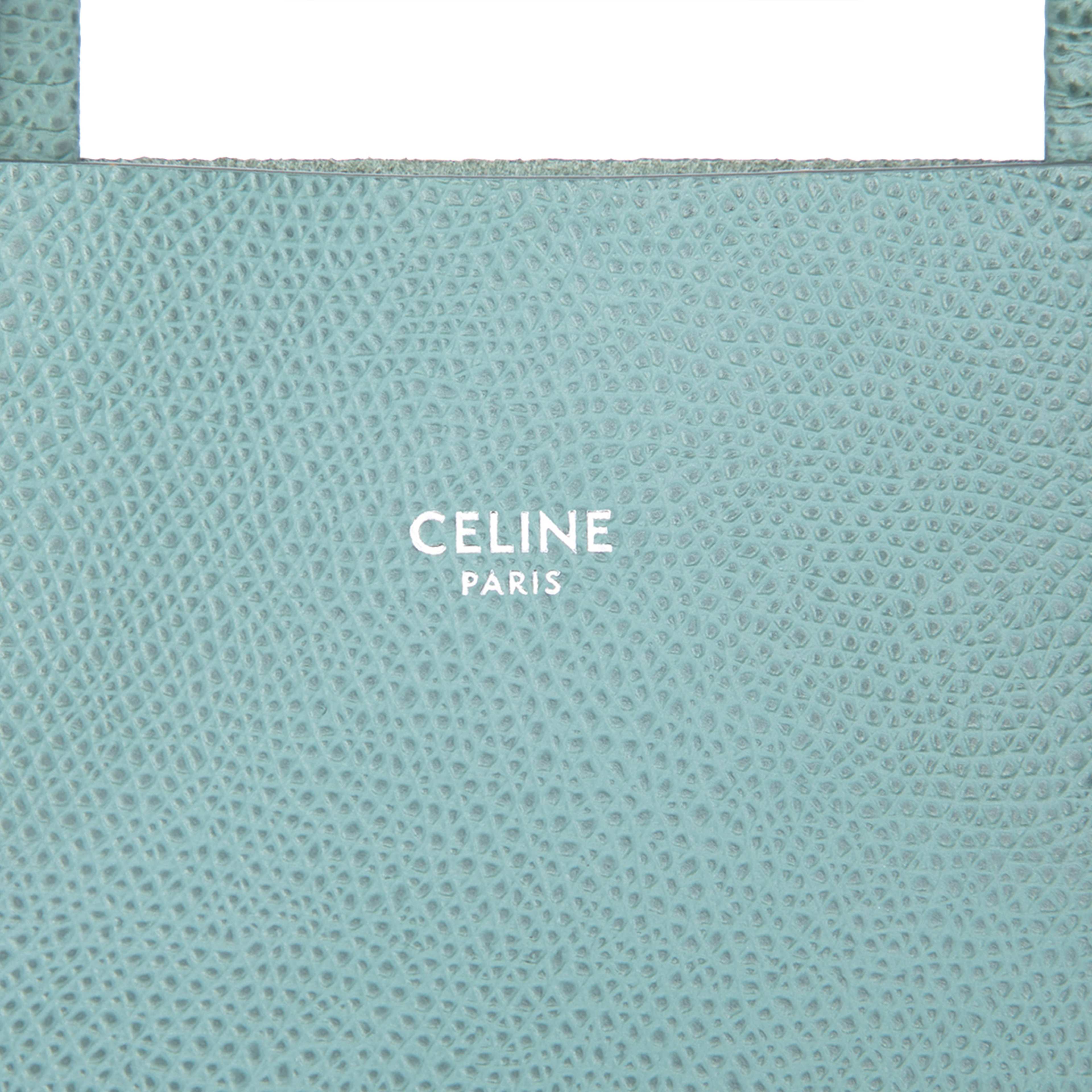 Celine Small Grained Calfskin Vertical Cabas Tote, från Luxclusif, i färgen light blue. Klicka för att öppna bilden i stort format