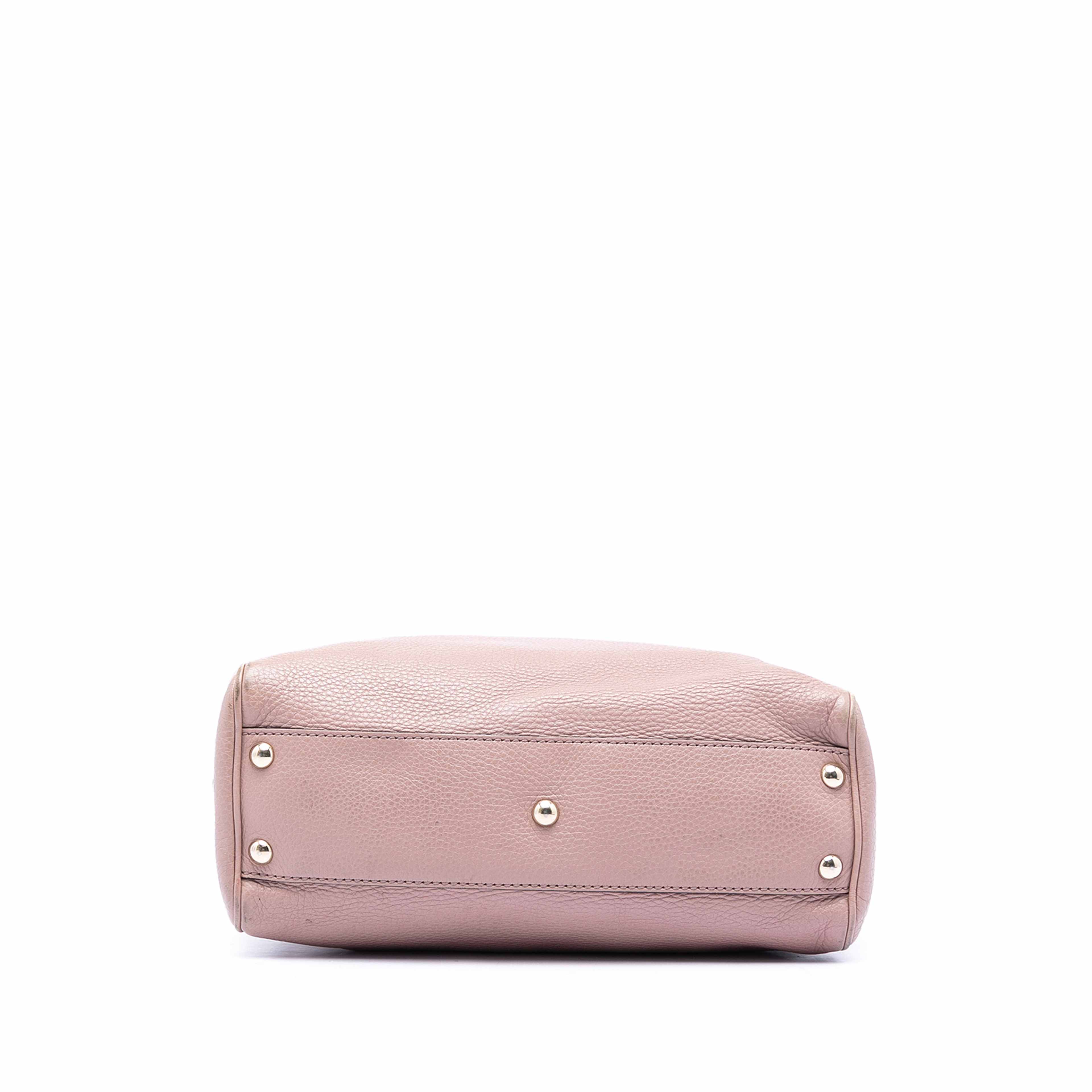Gucci Small Calfskin Bamboo Shopper Satchel, från Luxclusif, i färgen rosa. Klicka för att öppna bilden i stort format