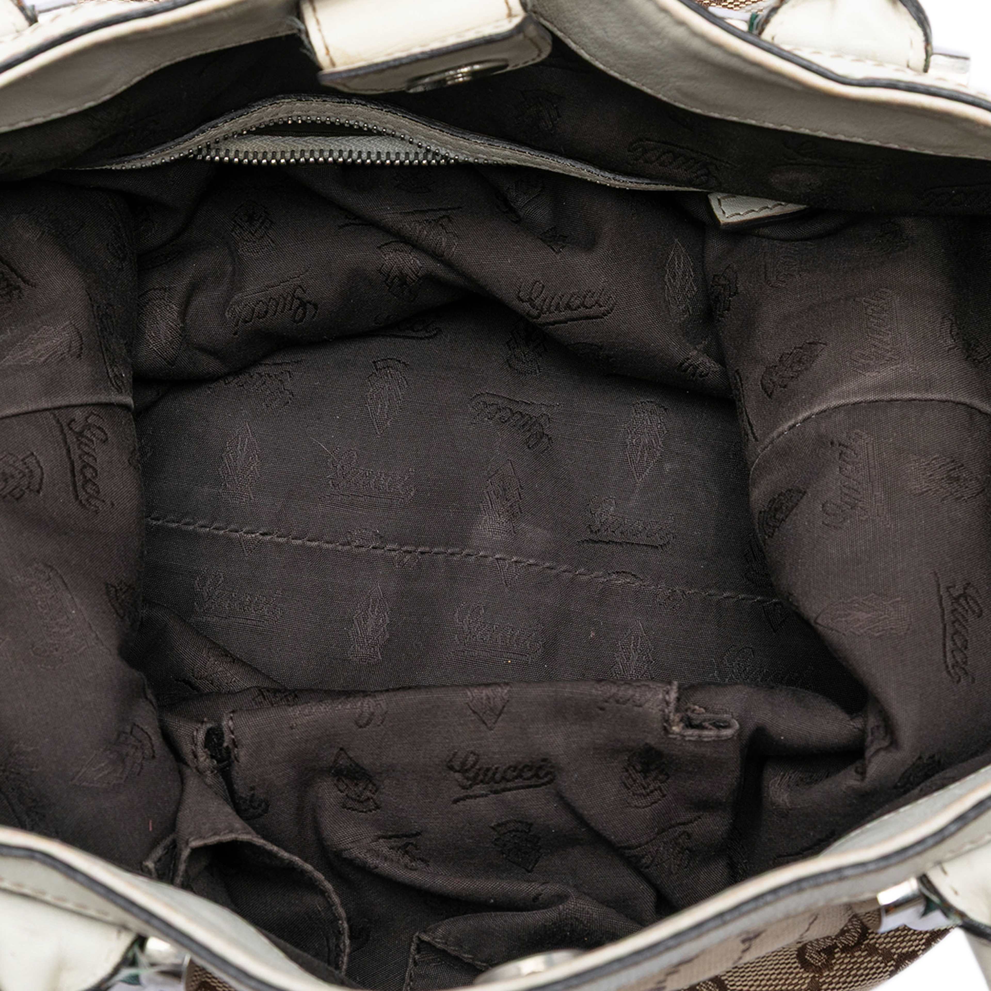 Gucci Gg Canvas Web Match Ball Tote, från Luxclusif, i färgen beige. Klicka för att öppna bilden i stort format