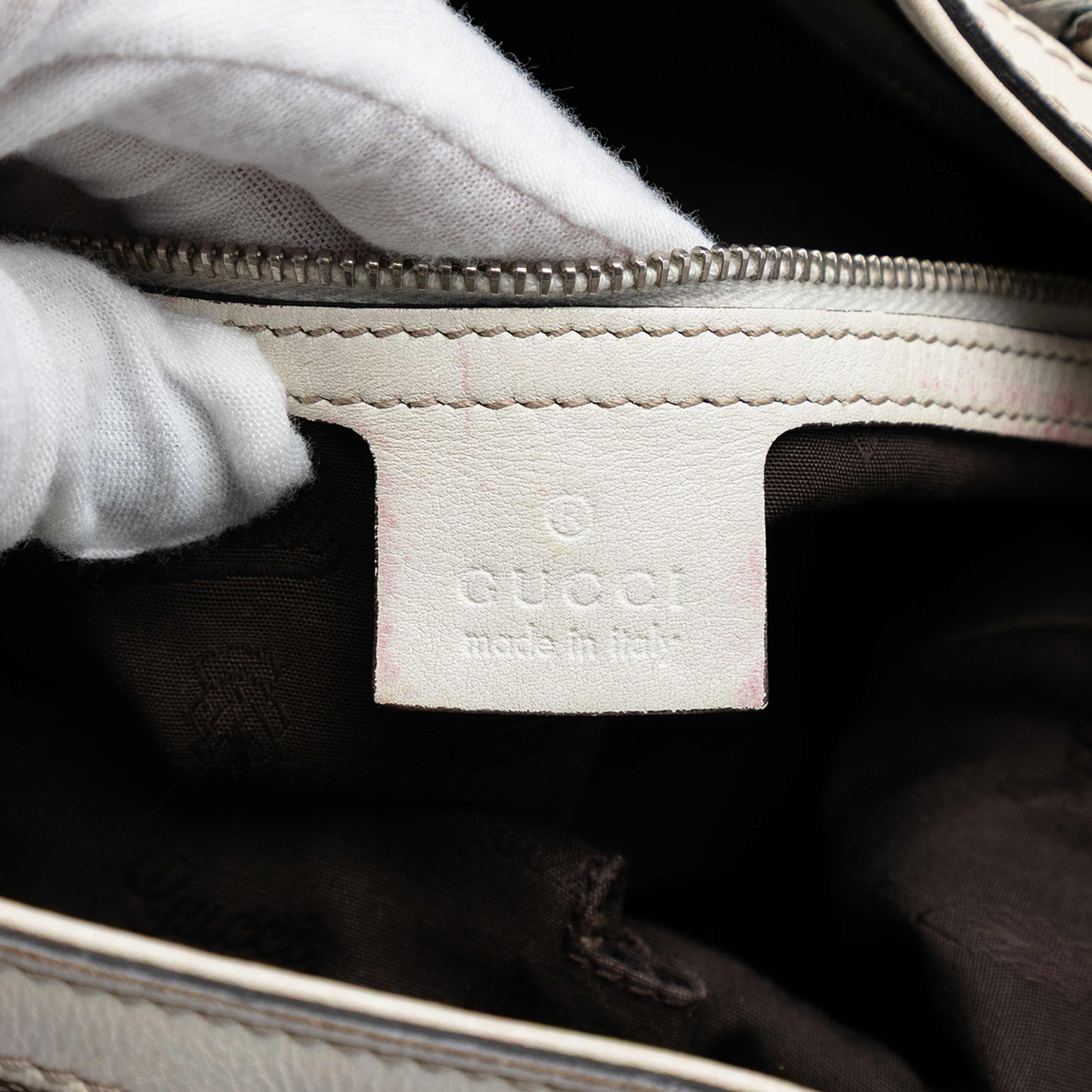 Gucci Gg Canvas Web Match Ball Tote, från Luxclusif, i färgen beige. Klicka för att öppna bilden i stort format