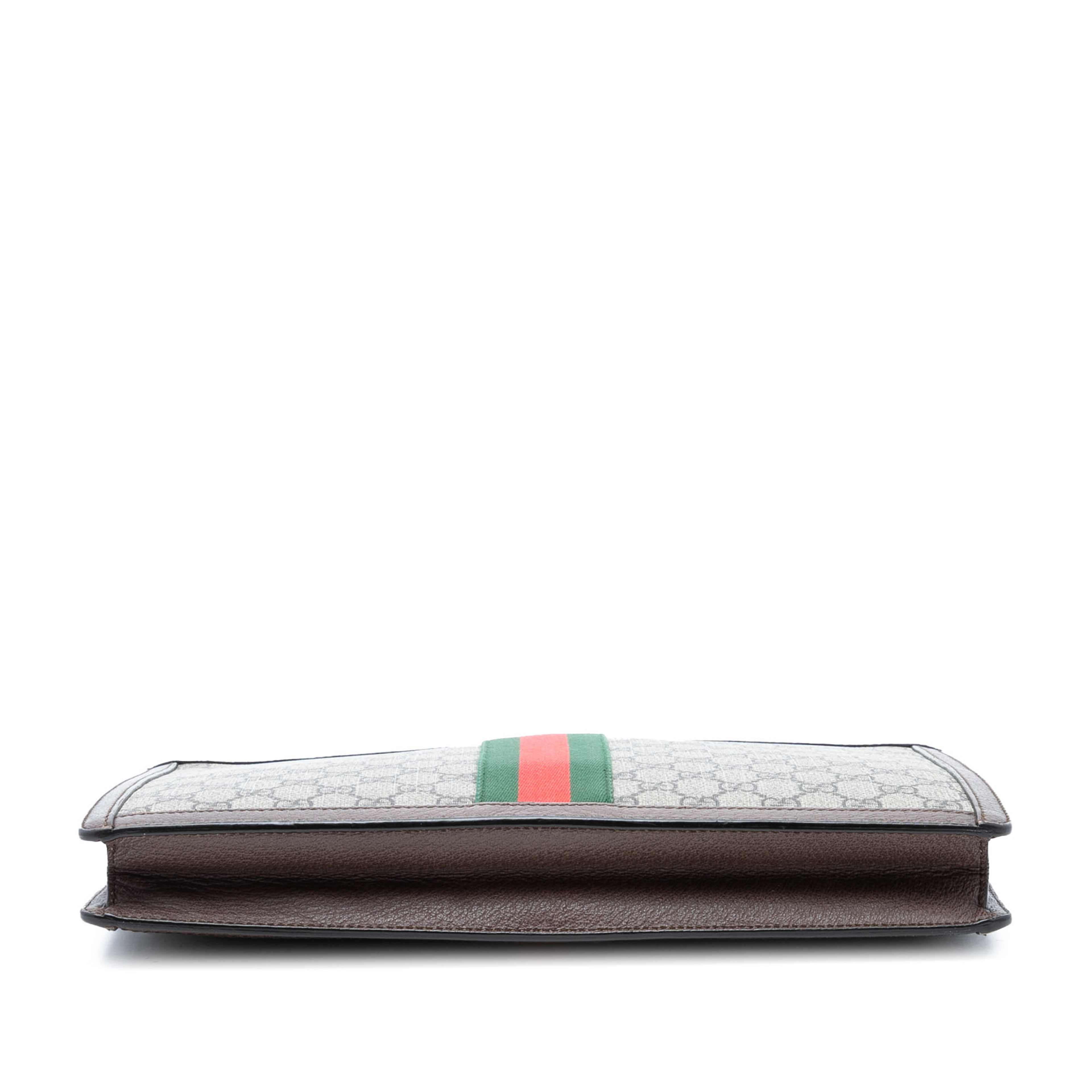 Gucci Gg Supreme Ophidia Clutch, från Luxclusif, i färgen beige. Klicka för att öppna bilden i stort format