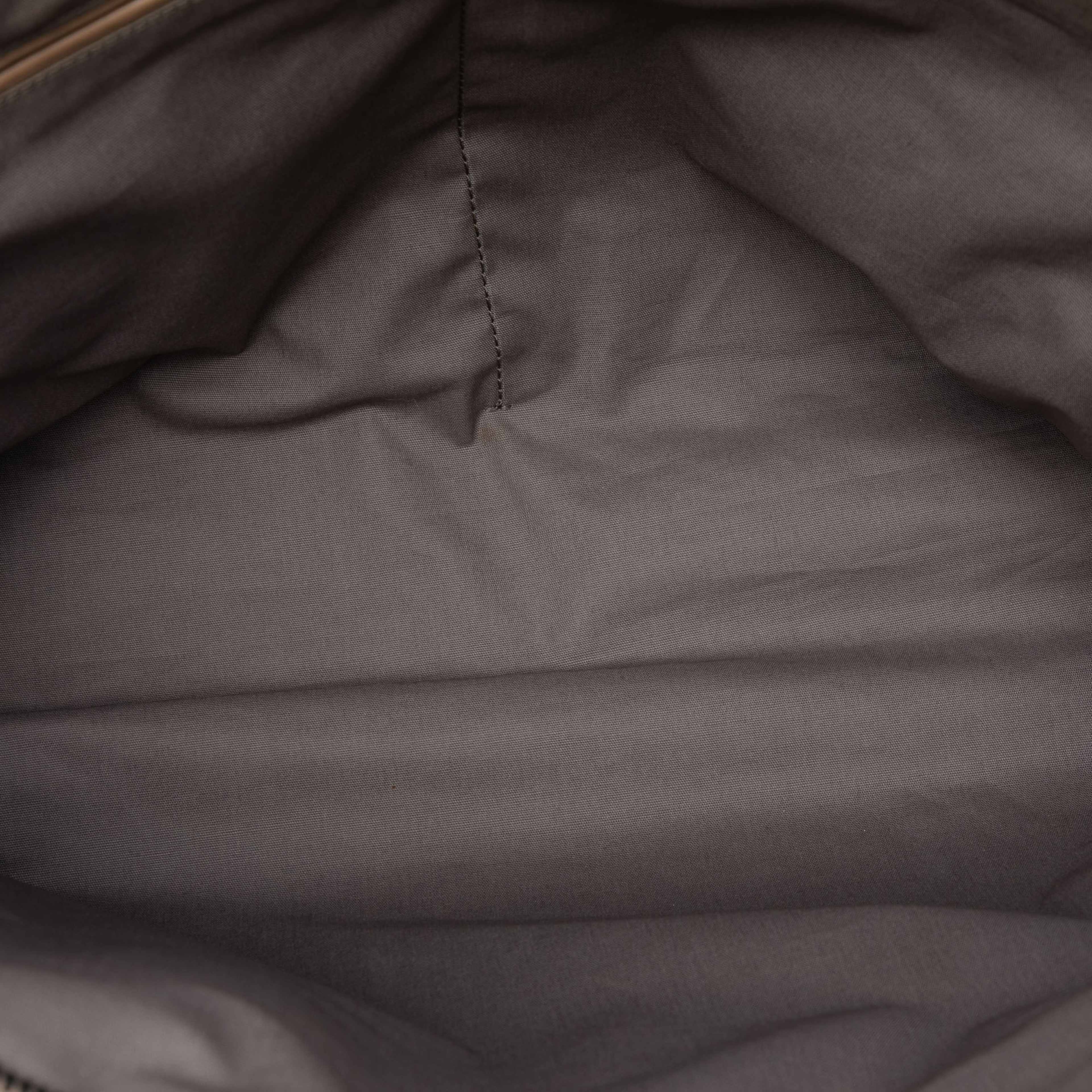 Bottega Veneta Nappa Intrecciato Business Bag, från Luxclusif, i färgen light brown. Klicka för att öppna bilden i stort format