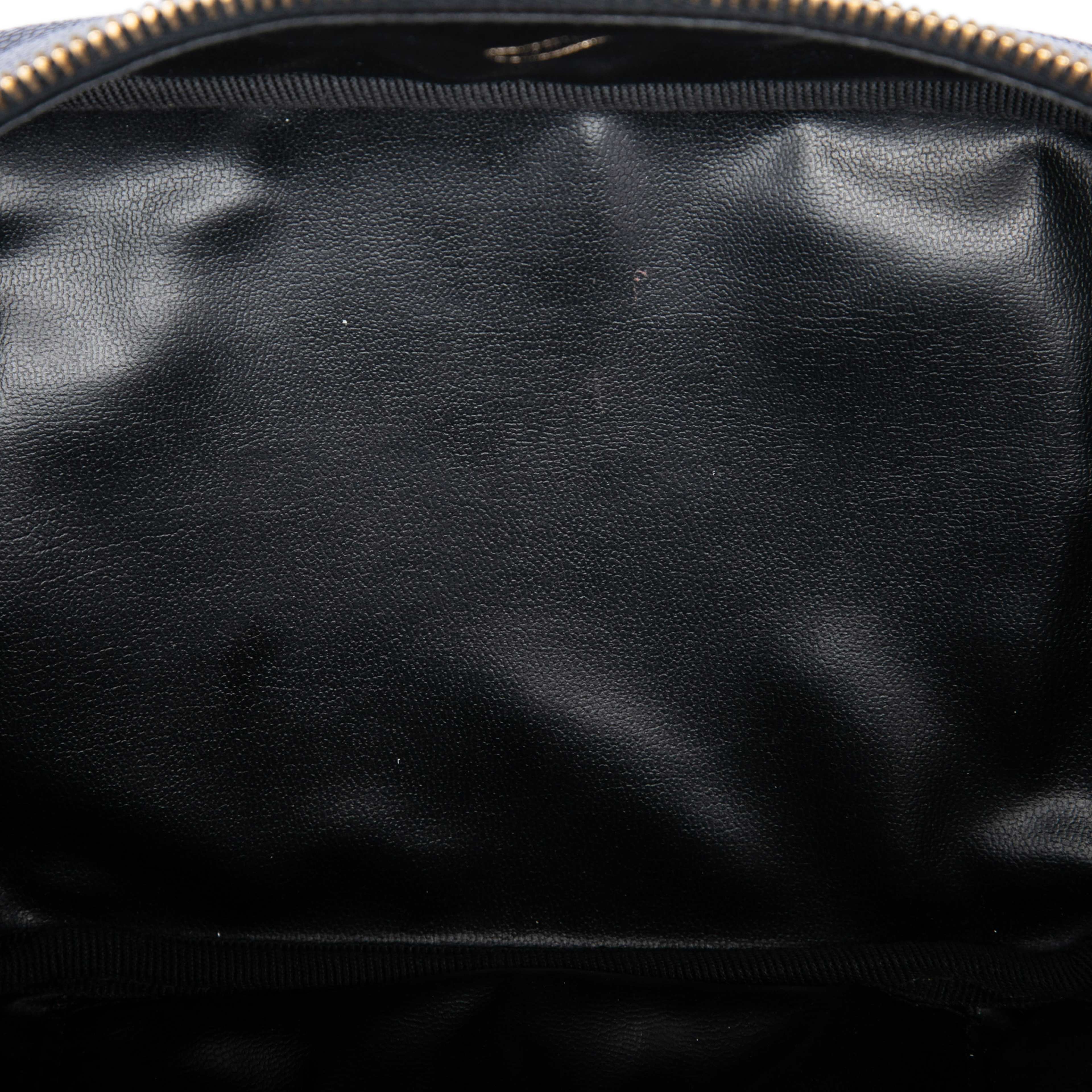 Chanel Cc Caviar Vanity Bag, från Luxclusif, i färgen black. Klicka för att öppna bilden i stort format