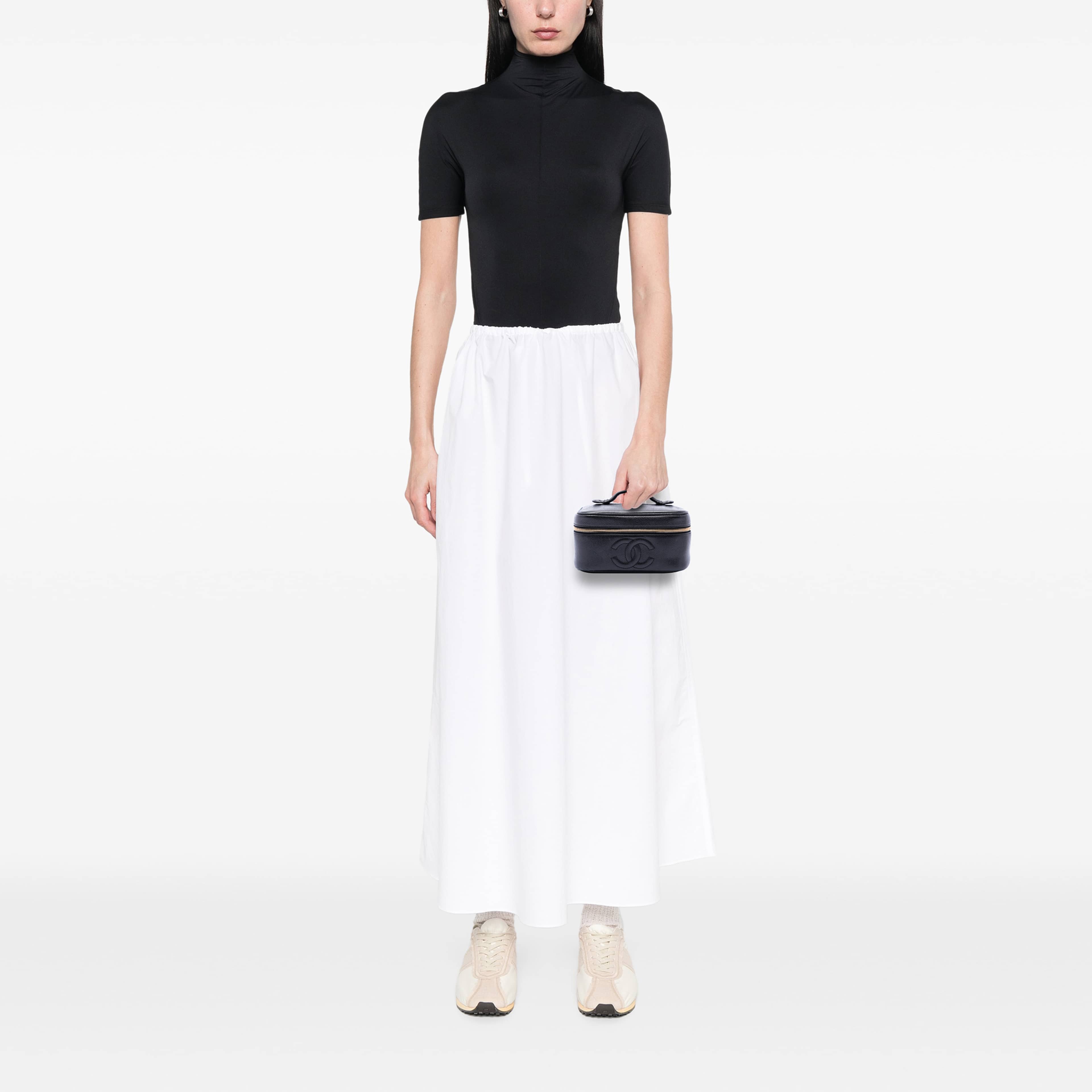 Chanel Cc Caviar Vanity Bag, från Luxclusif, i färgen svart. Klicka för att öppna bilden i stort format